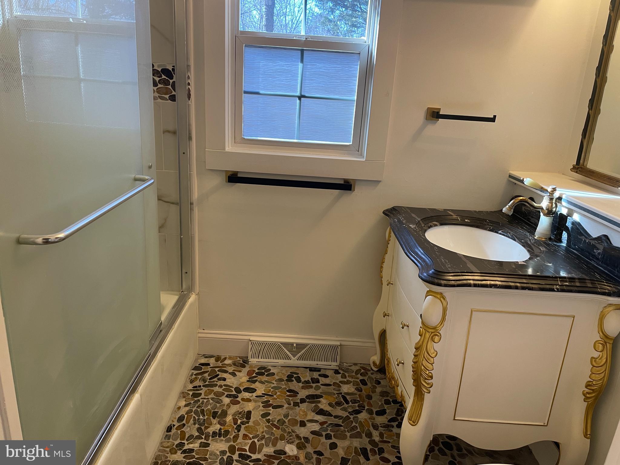 WHITE SANDS - Residential