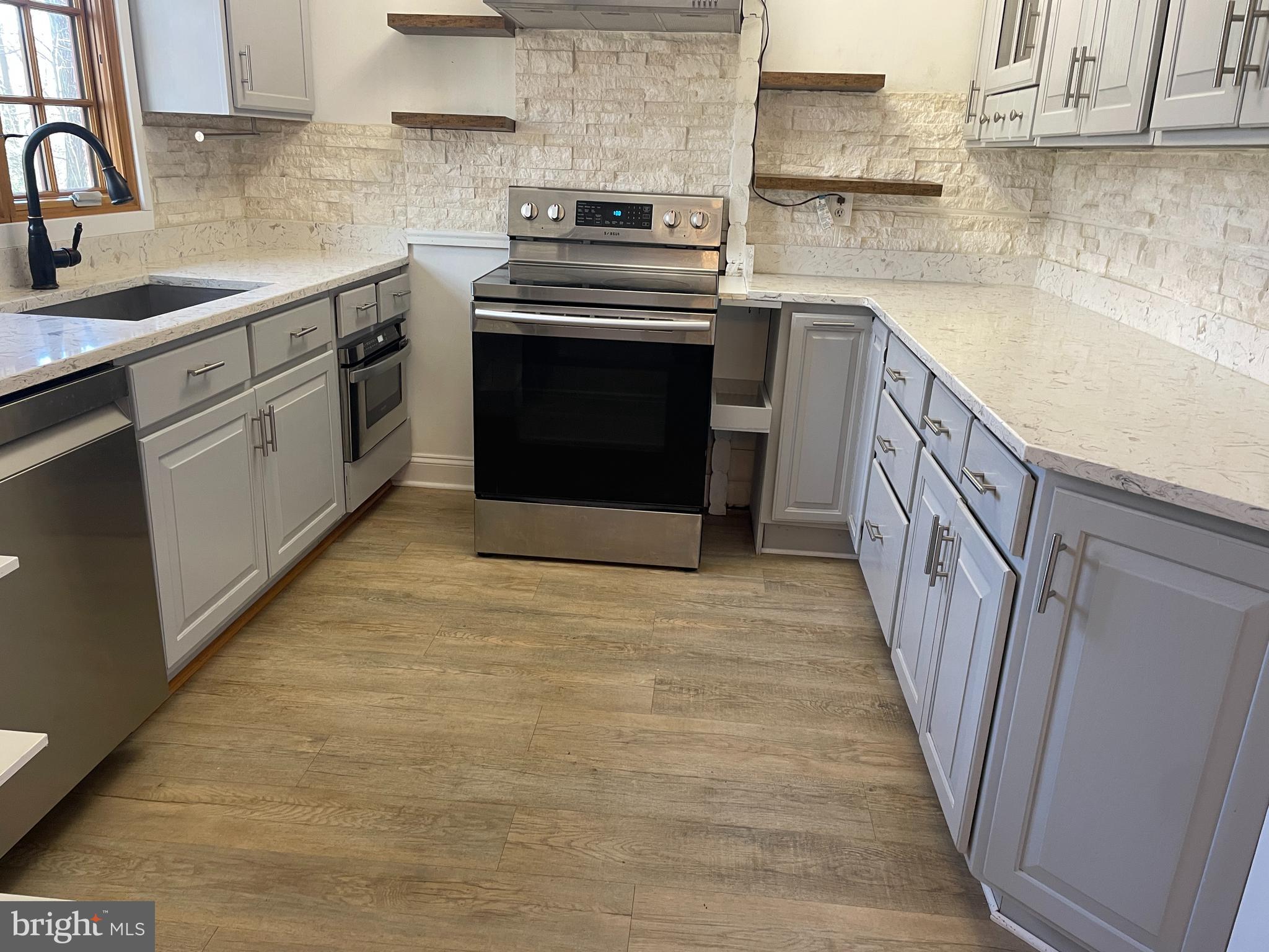 WHITE SANDS - Residential