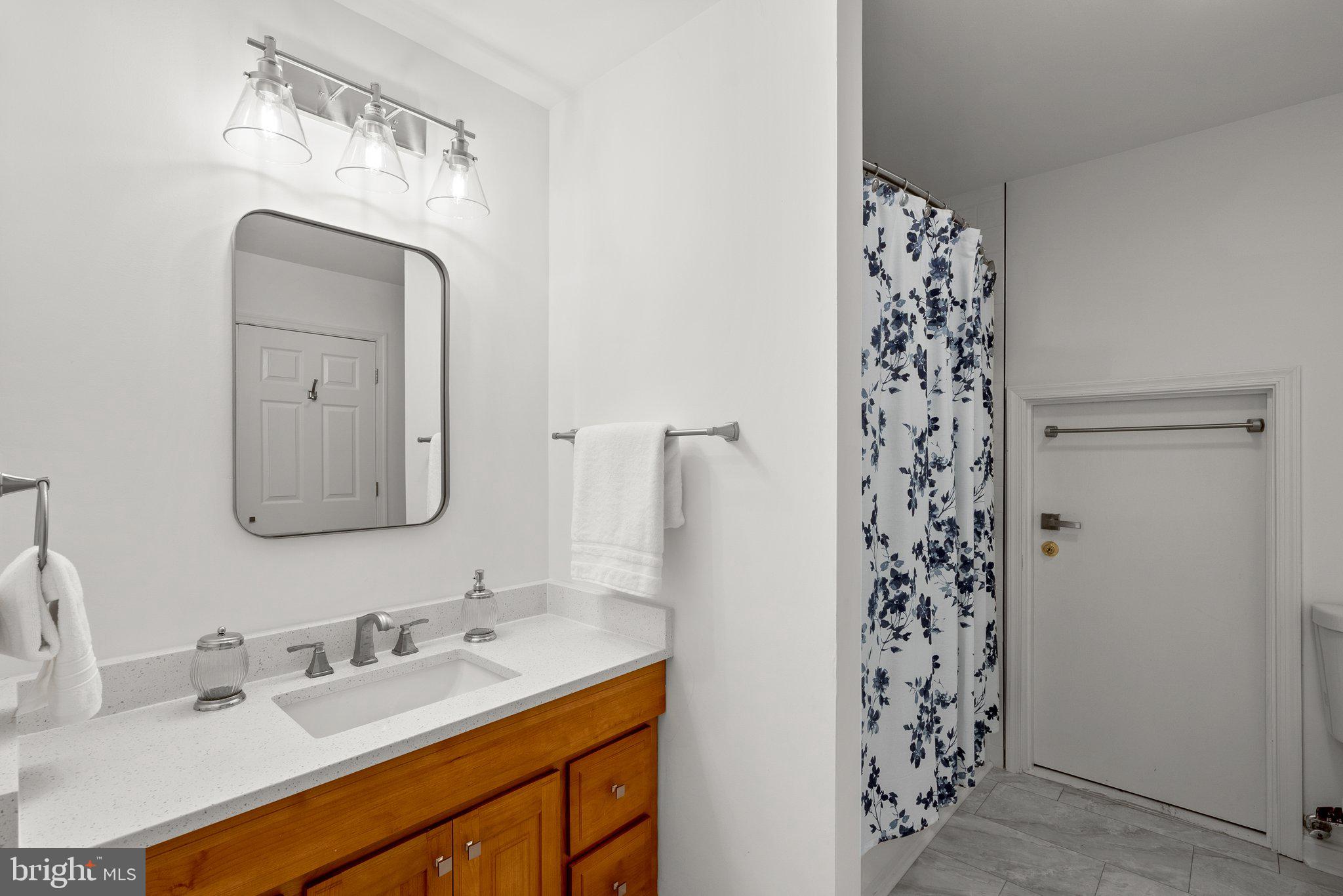 SHADY SIDE - Residential