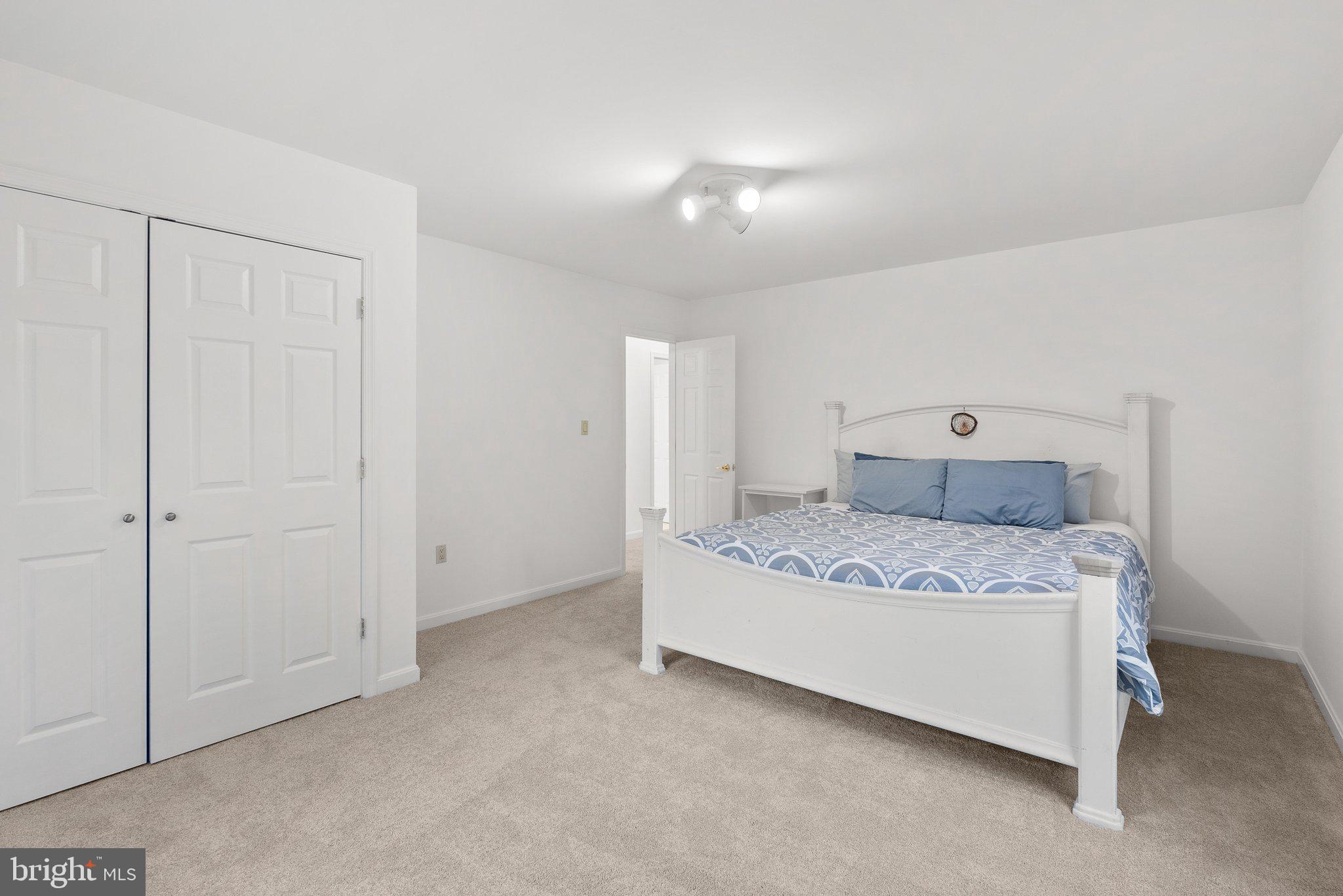 SHADY SIDE - Residential