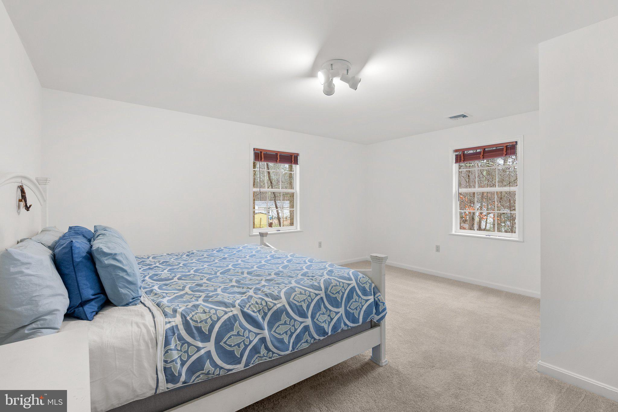 SHADY SIDE - Residential