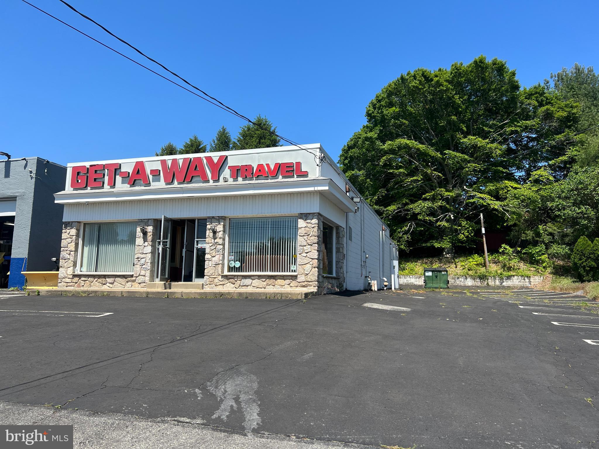 Located on Route 73 in Abington Township, just outside of the Philadelphia border. 

This rectangular building  is open span and can easily be modified for any business type.

Prominent signage and convenient access. 

Zoned MS-L - Main Street Low Intensity/Density Zoning District