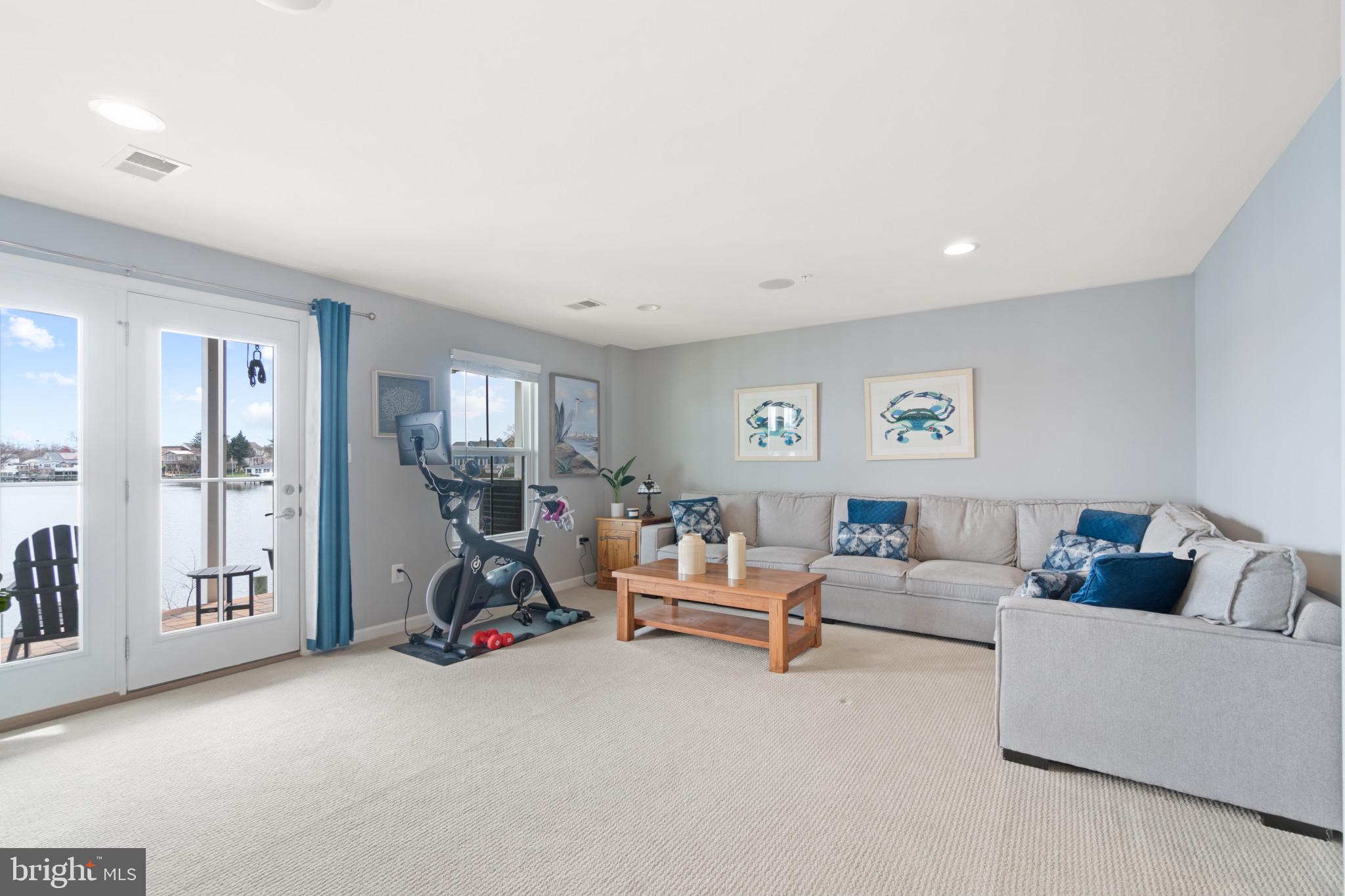 SHELTERED HARBOR - Residential