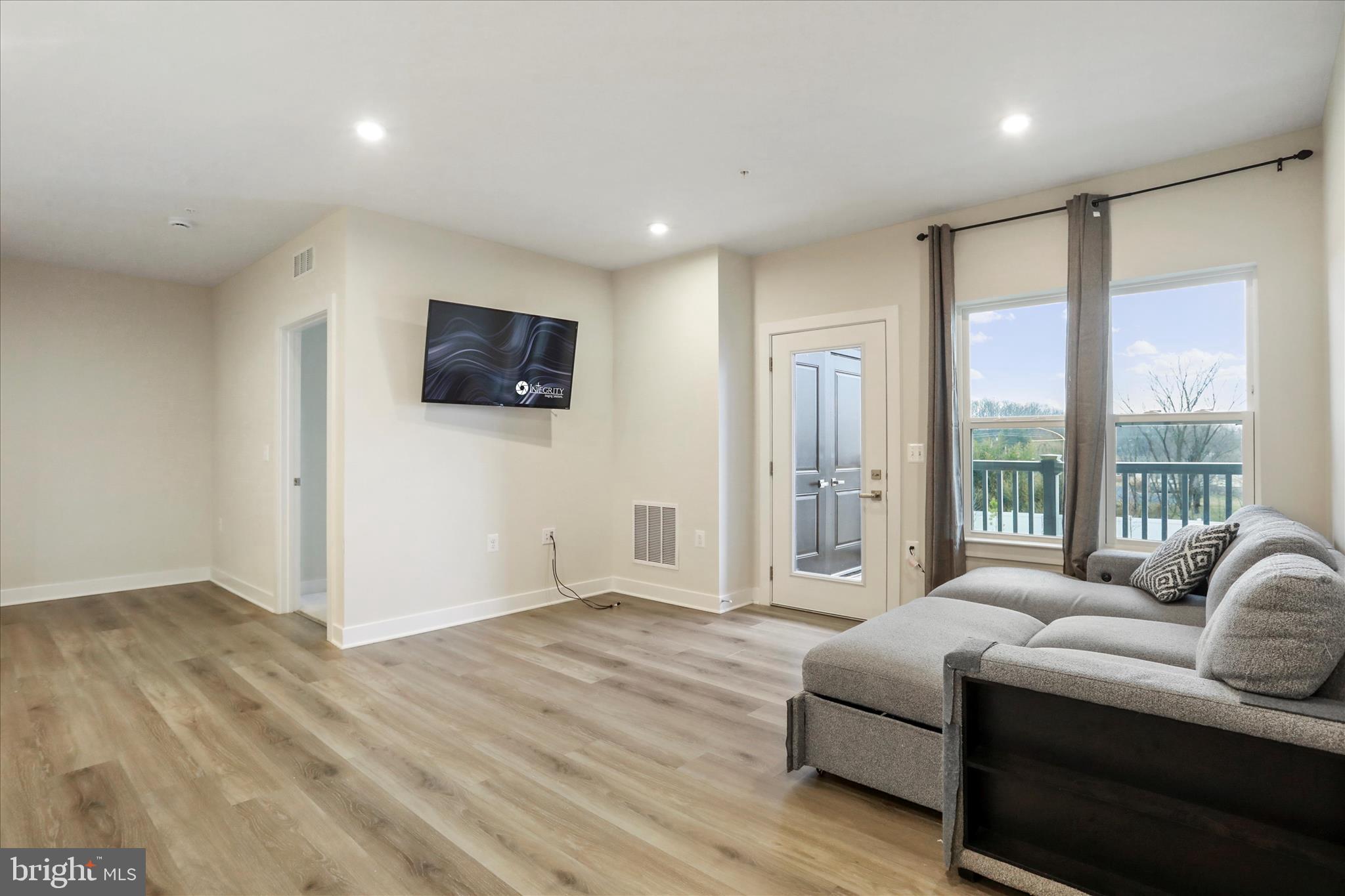 WINCHESTER LANDING - Residential