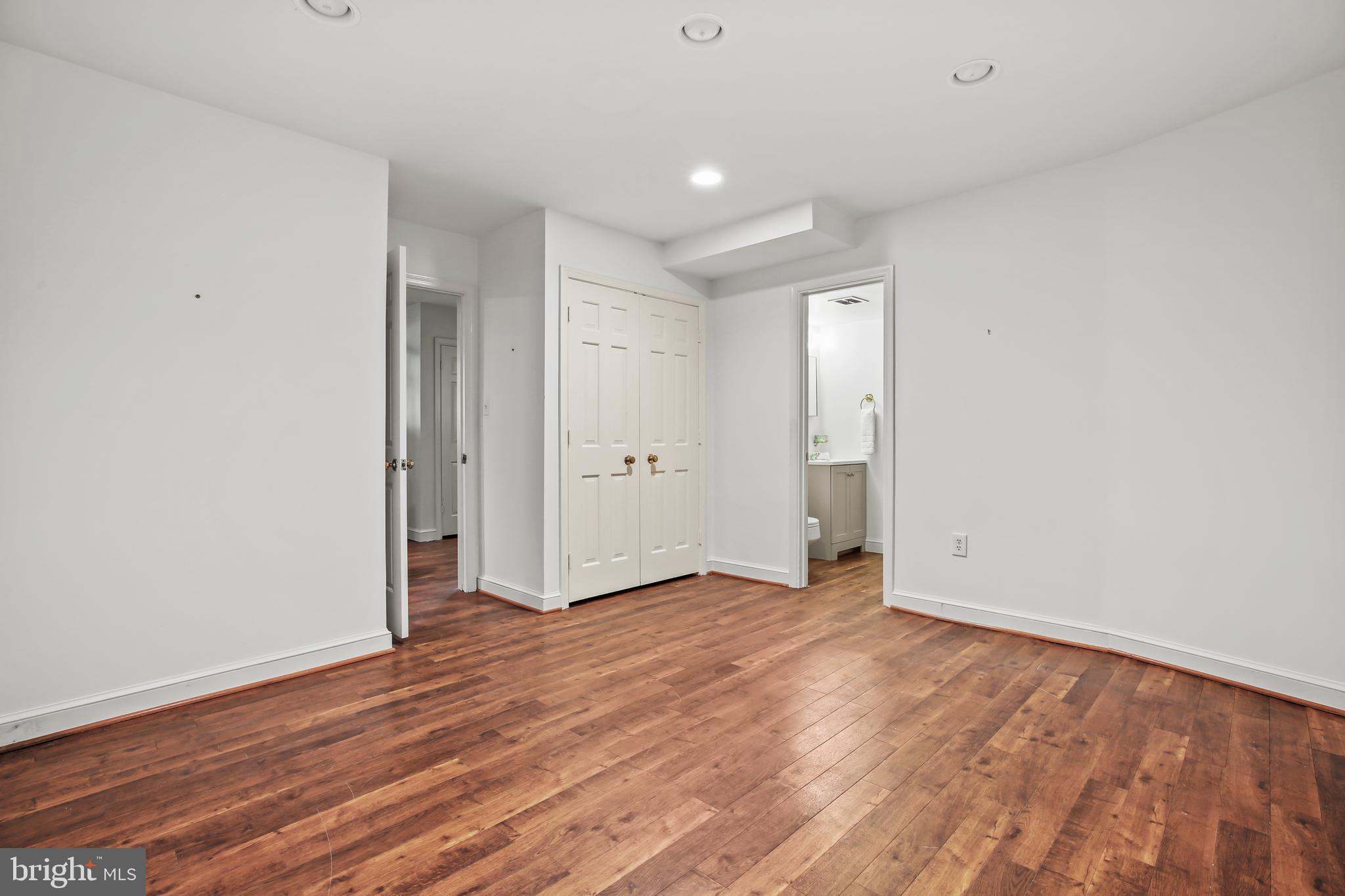 BRADLEY HILLS GROVE - Residential