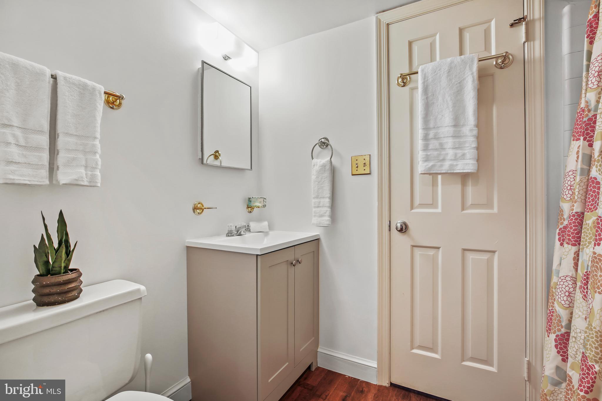 BRADLEY HILLS GROVE - Residential