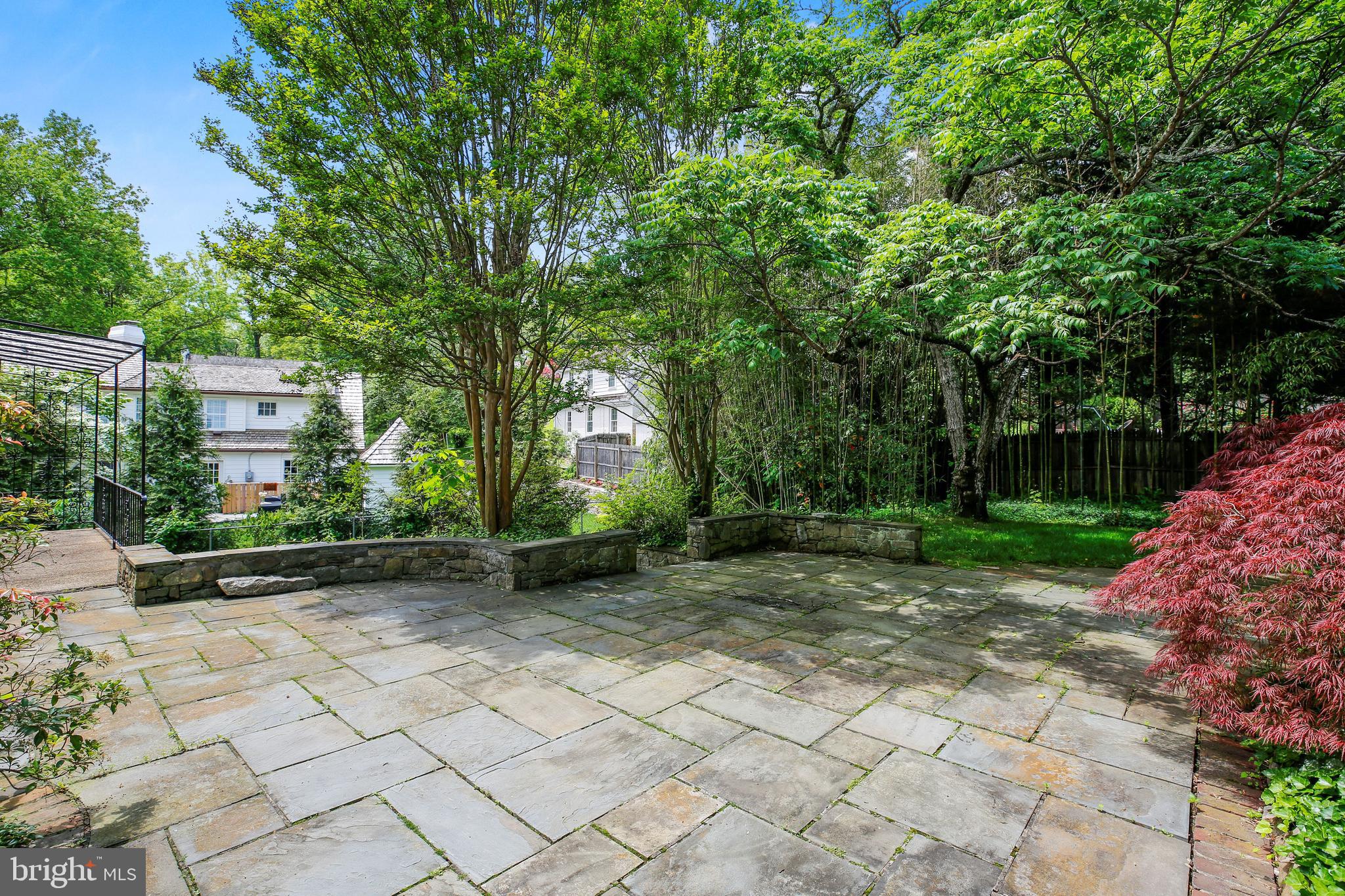 BRADLEY HILLS GROVE - Residential