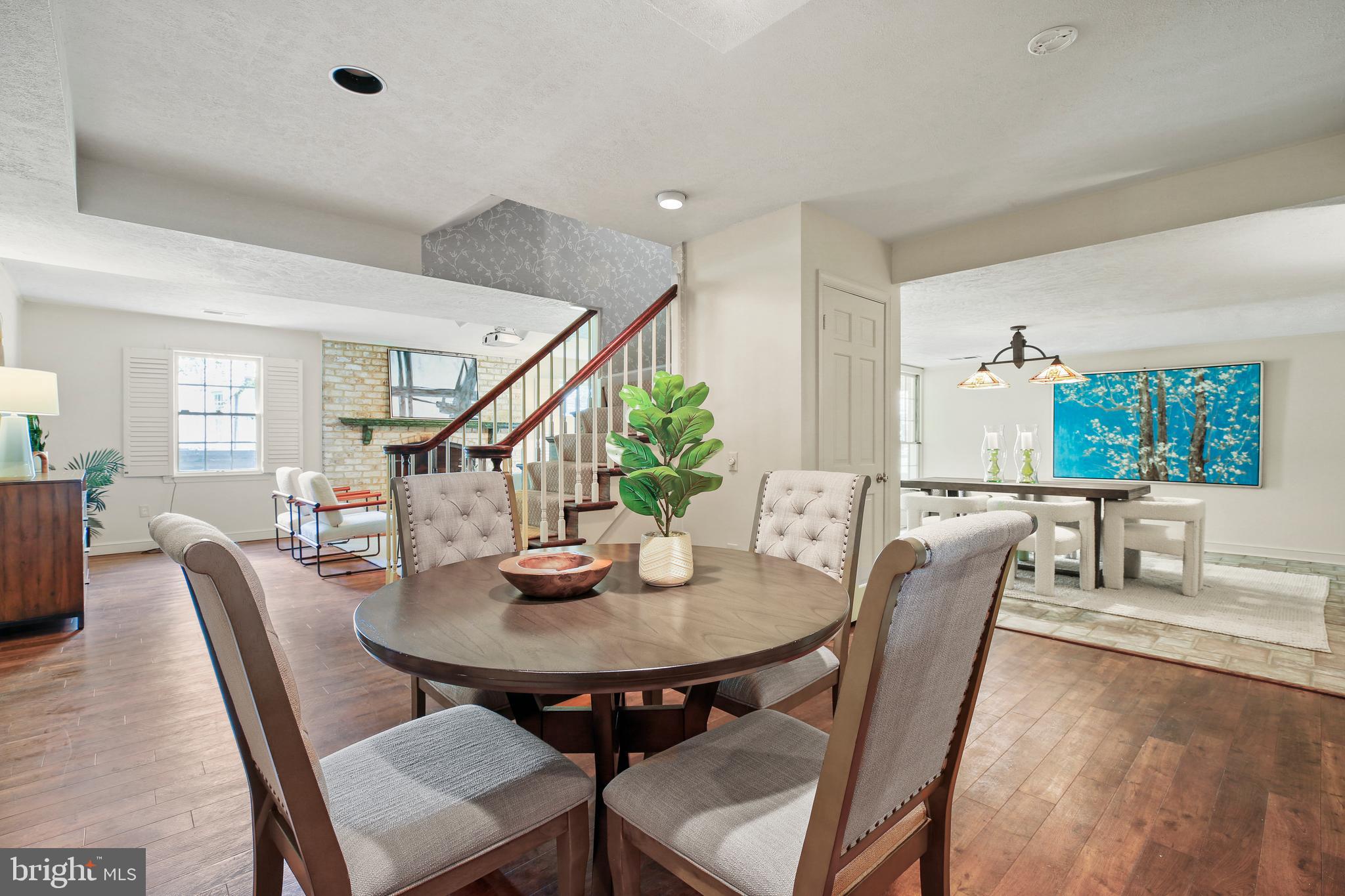 BRADLEY HILLS GROVE - Residential