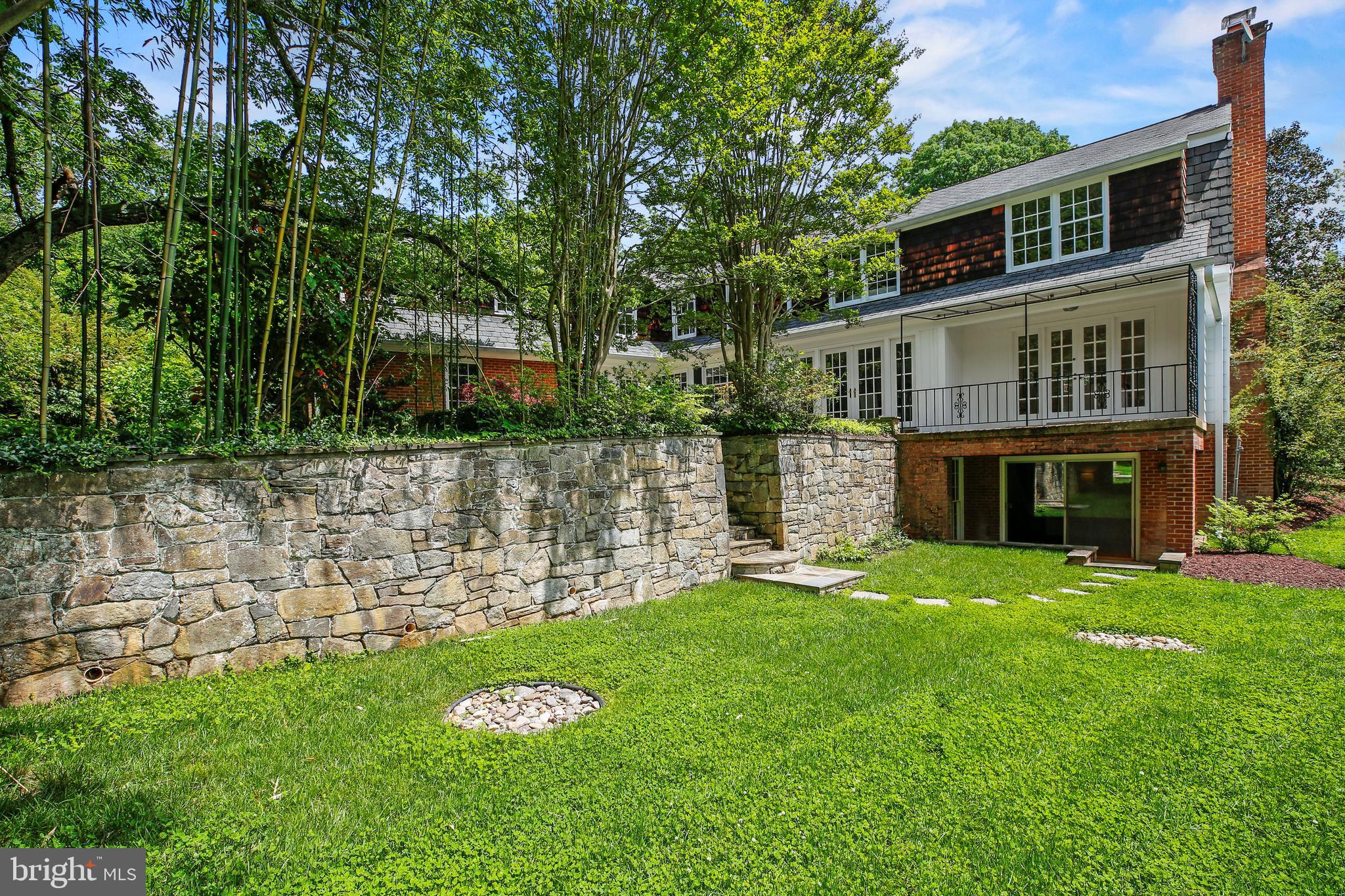 BRADLEY HILLS GROVE - Residential