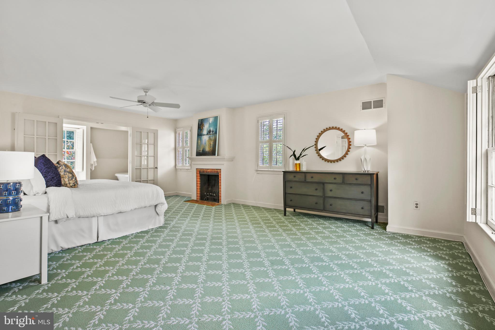 BRADLEY HILLS GROVE - Residential