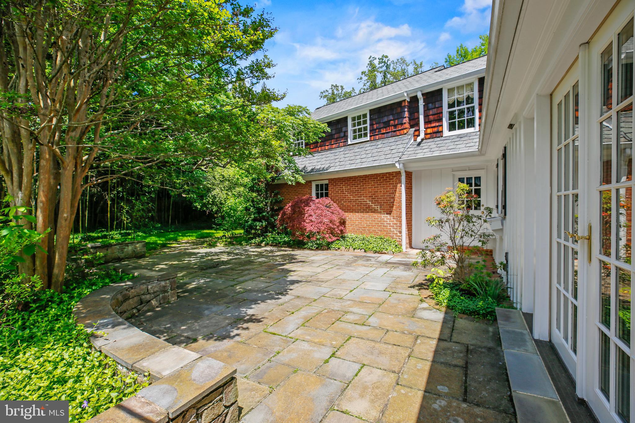 BRADLEY HILLS GROVE - Residential