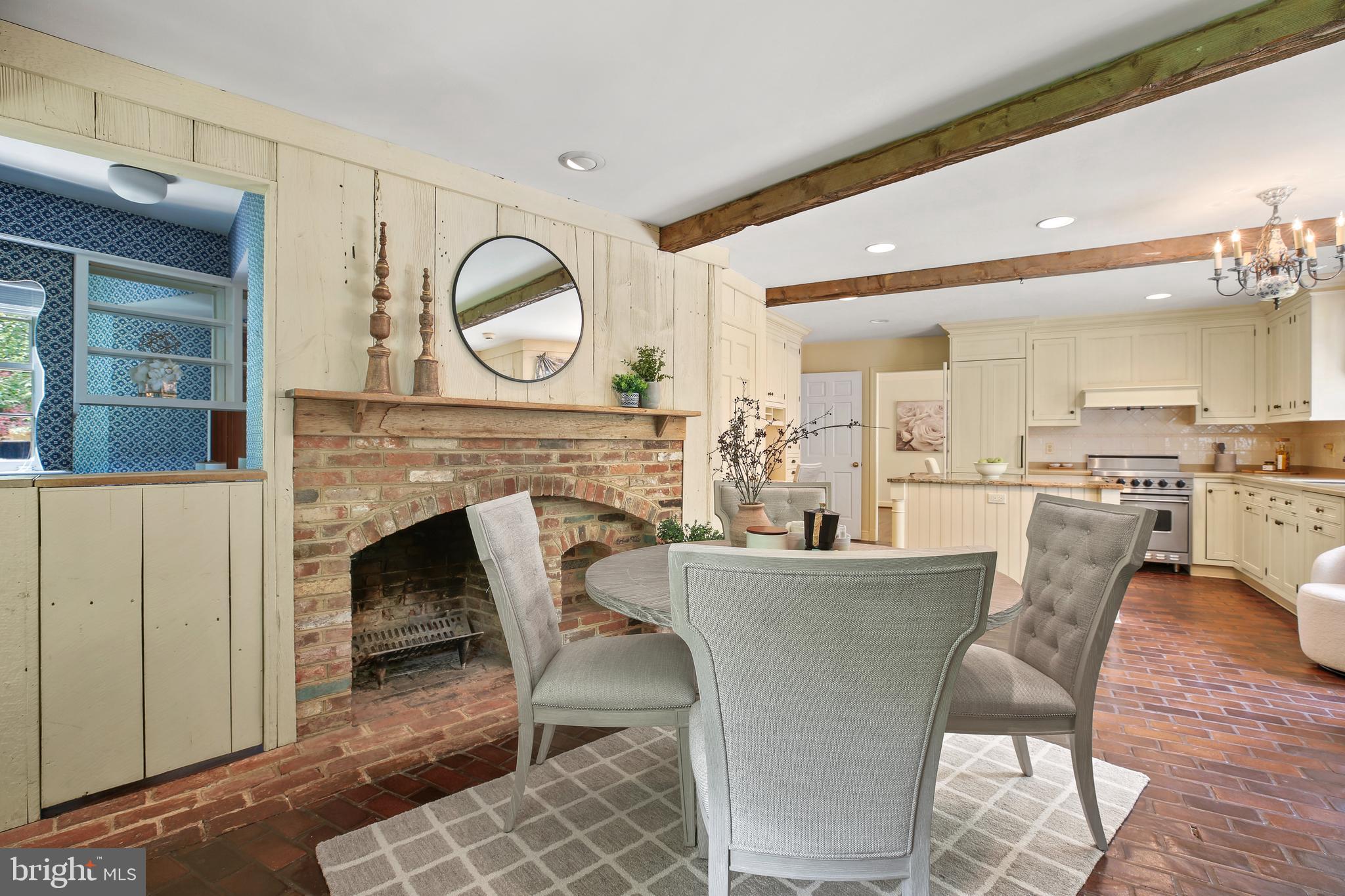 BRADLEY HILLS GROVE - Residential