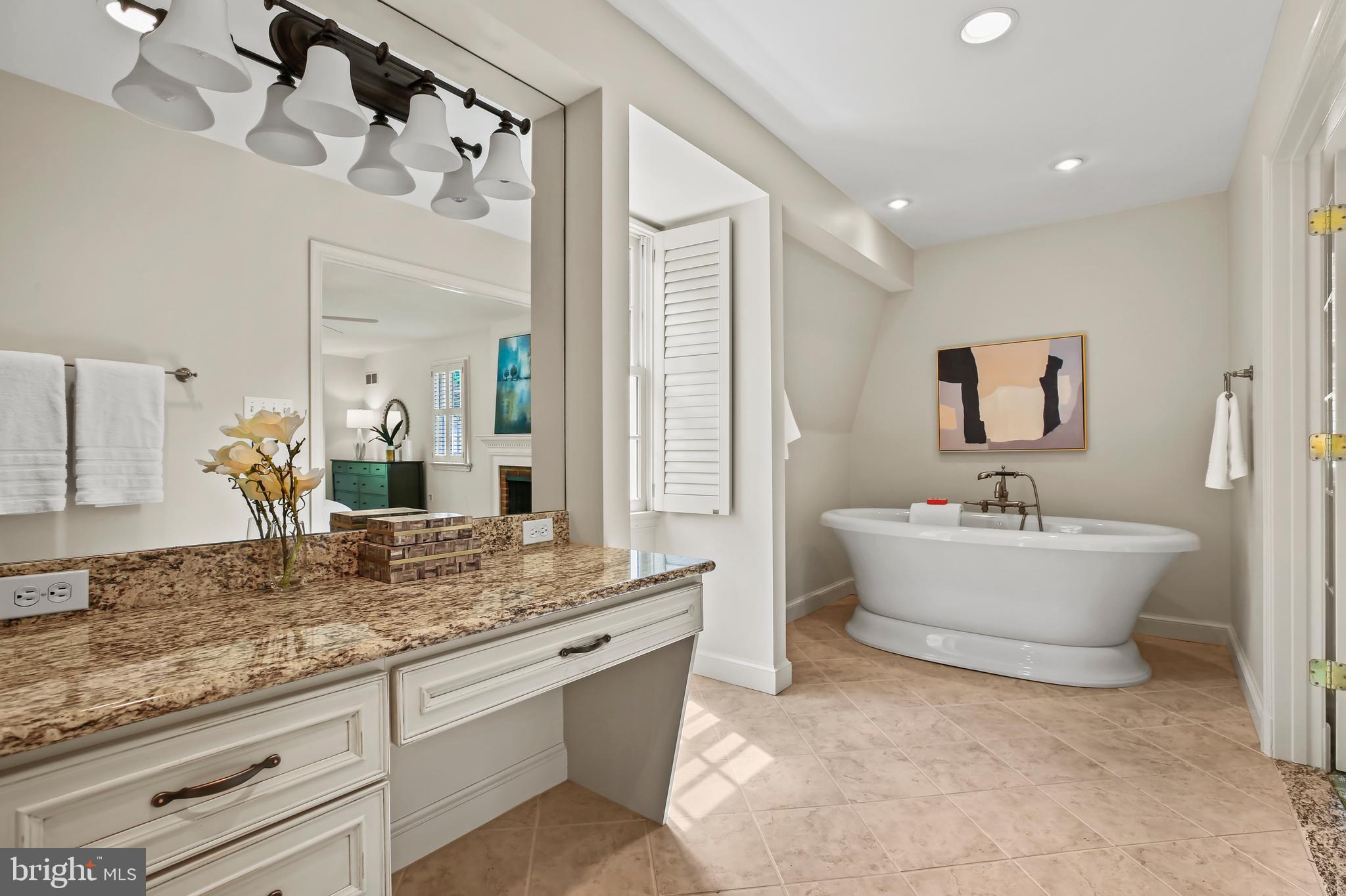 BRADLEY HILLS GROVE - Residential