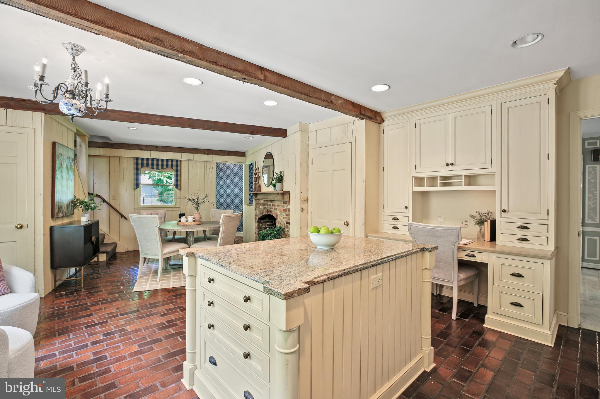 BRADLEY HILLS GROVE - Residential