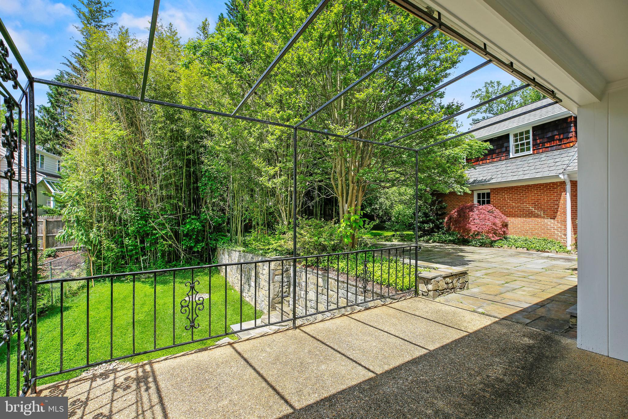 BRADLEY HILLS GROVE - Residential