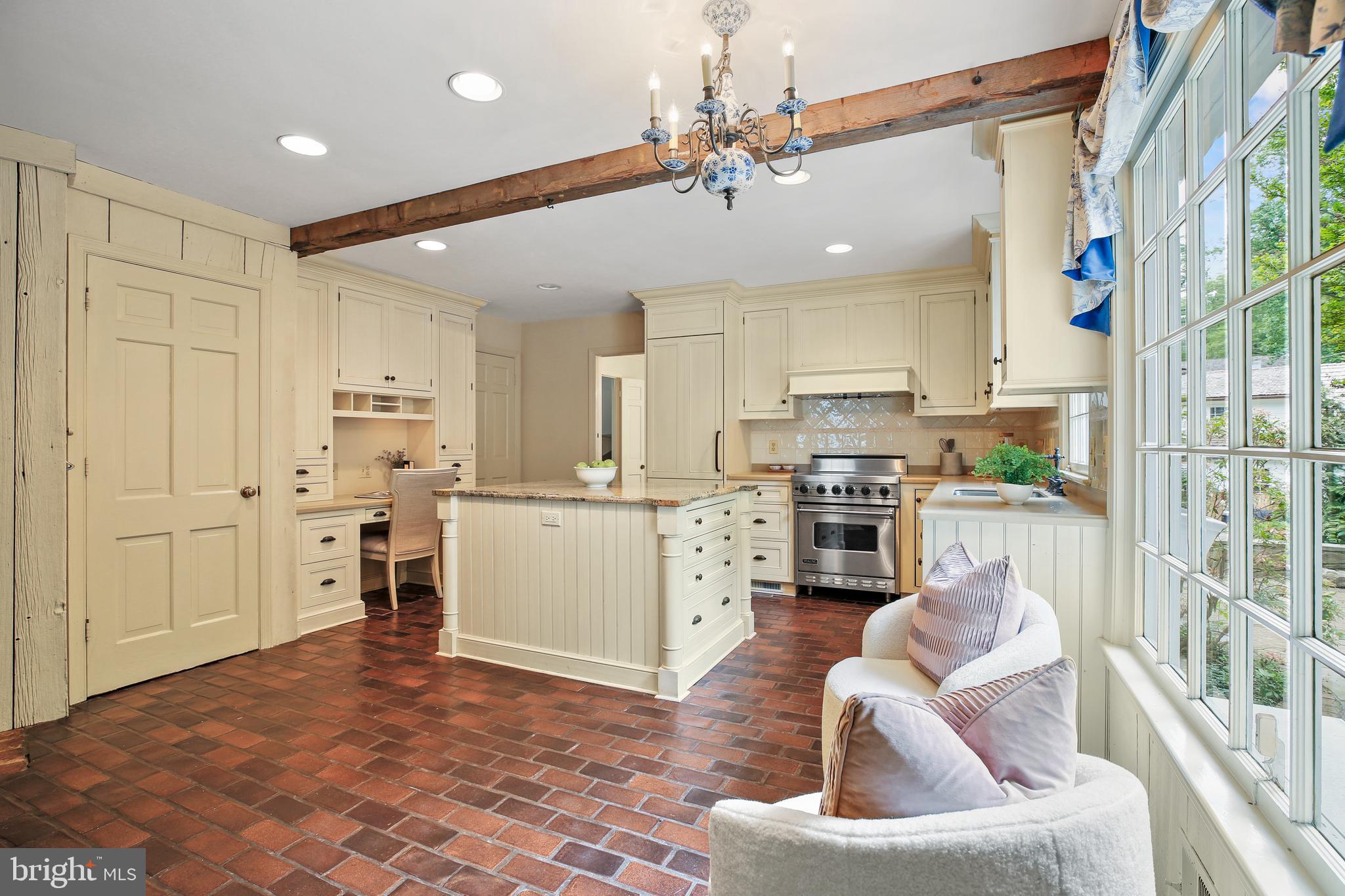 BRADLEY HILLS GROVE - Residential