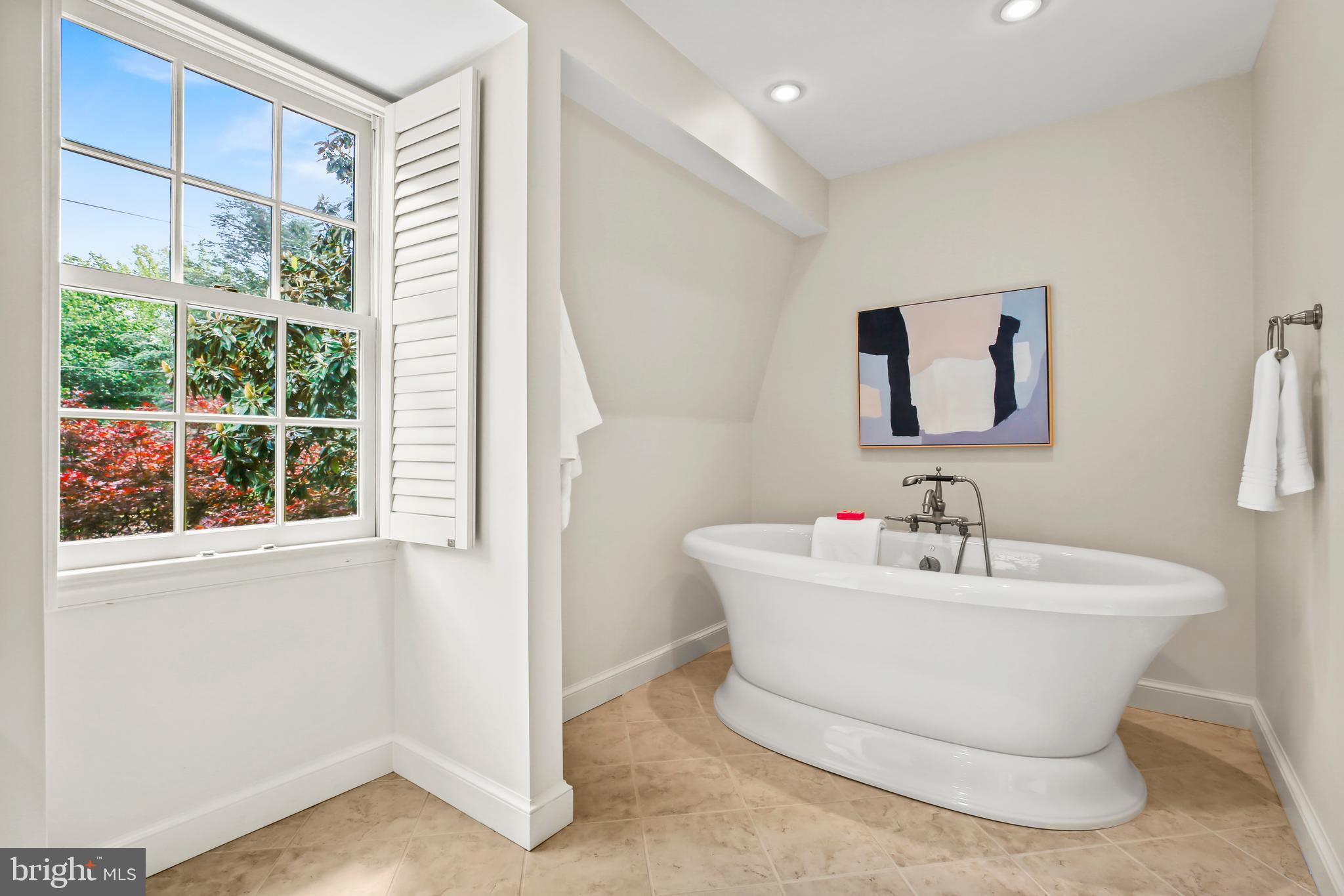 BRADLEY HILLS GROVE - Residential