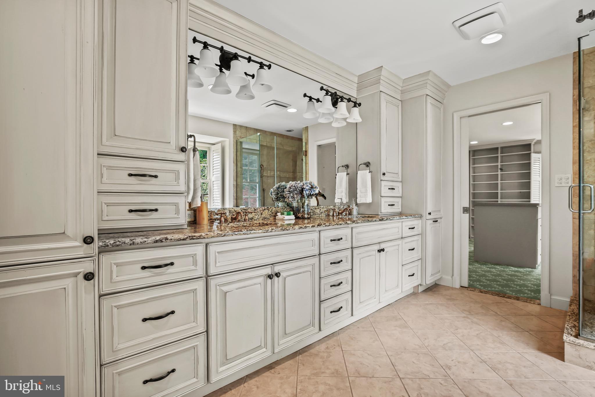 BRADLEY HILLS GROVE - Residential