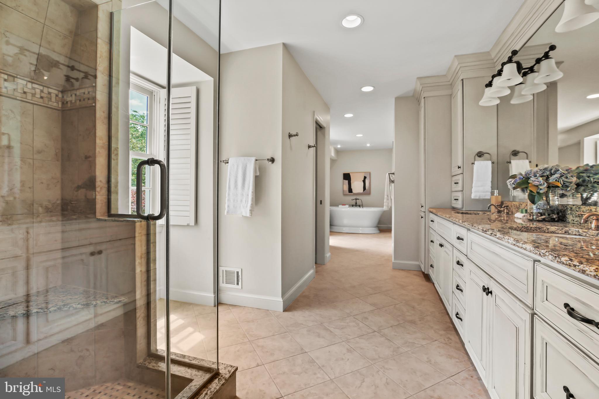 BRADLEY HILLS GROVE - Residential