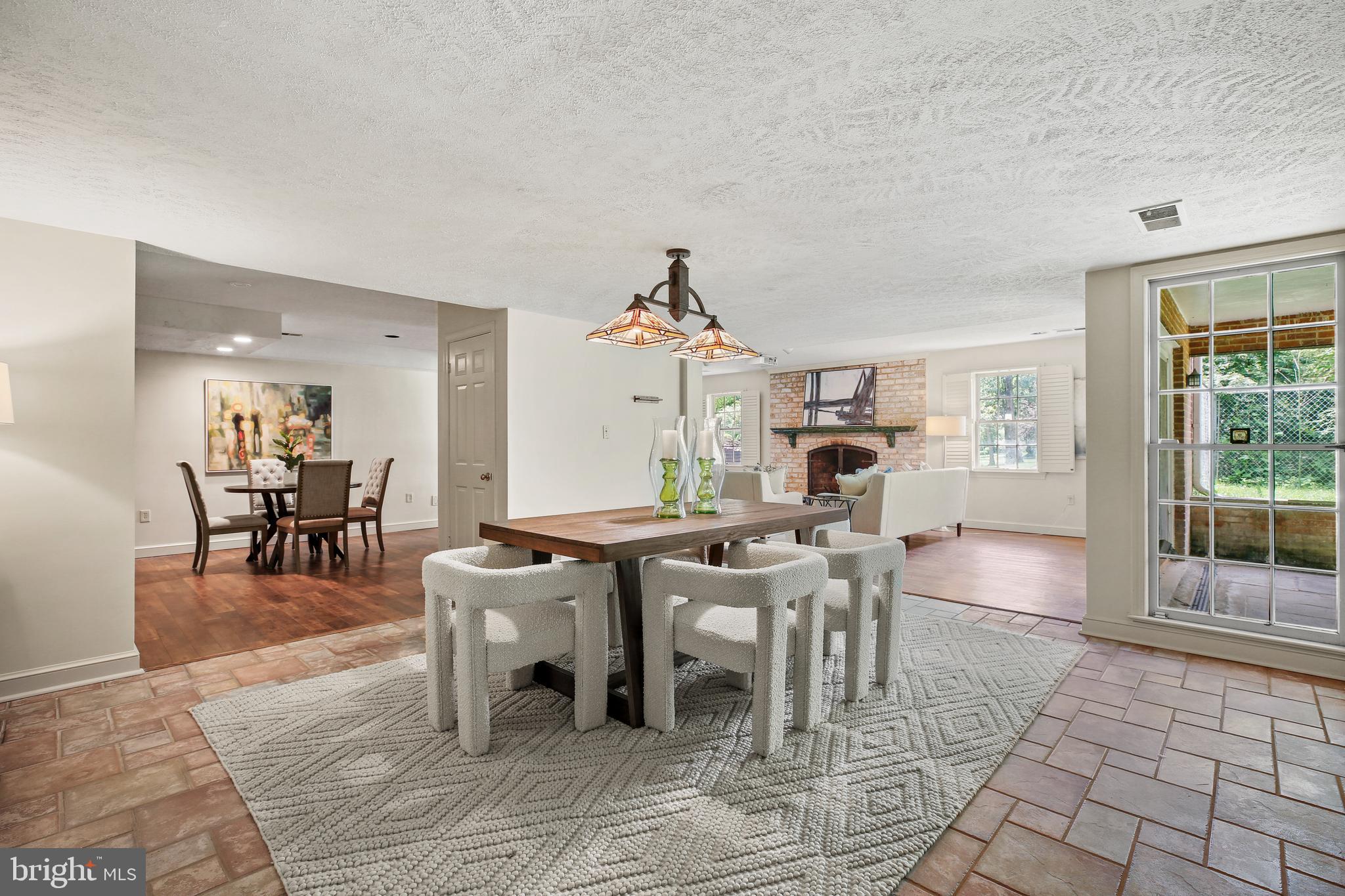 BRADLEY HILLS GROVE - Residential