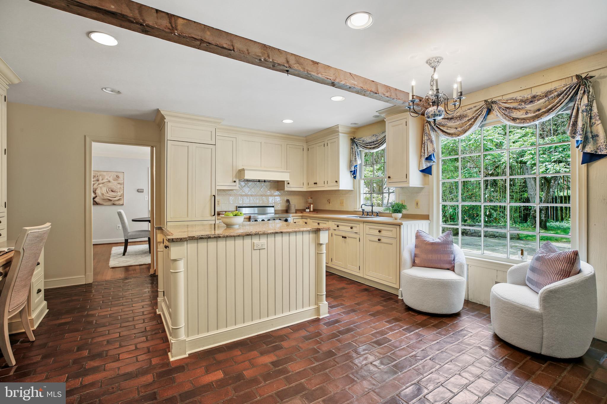 BRADLEY HILLS GROVE - Residential