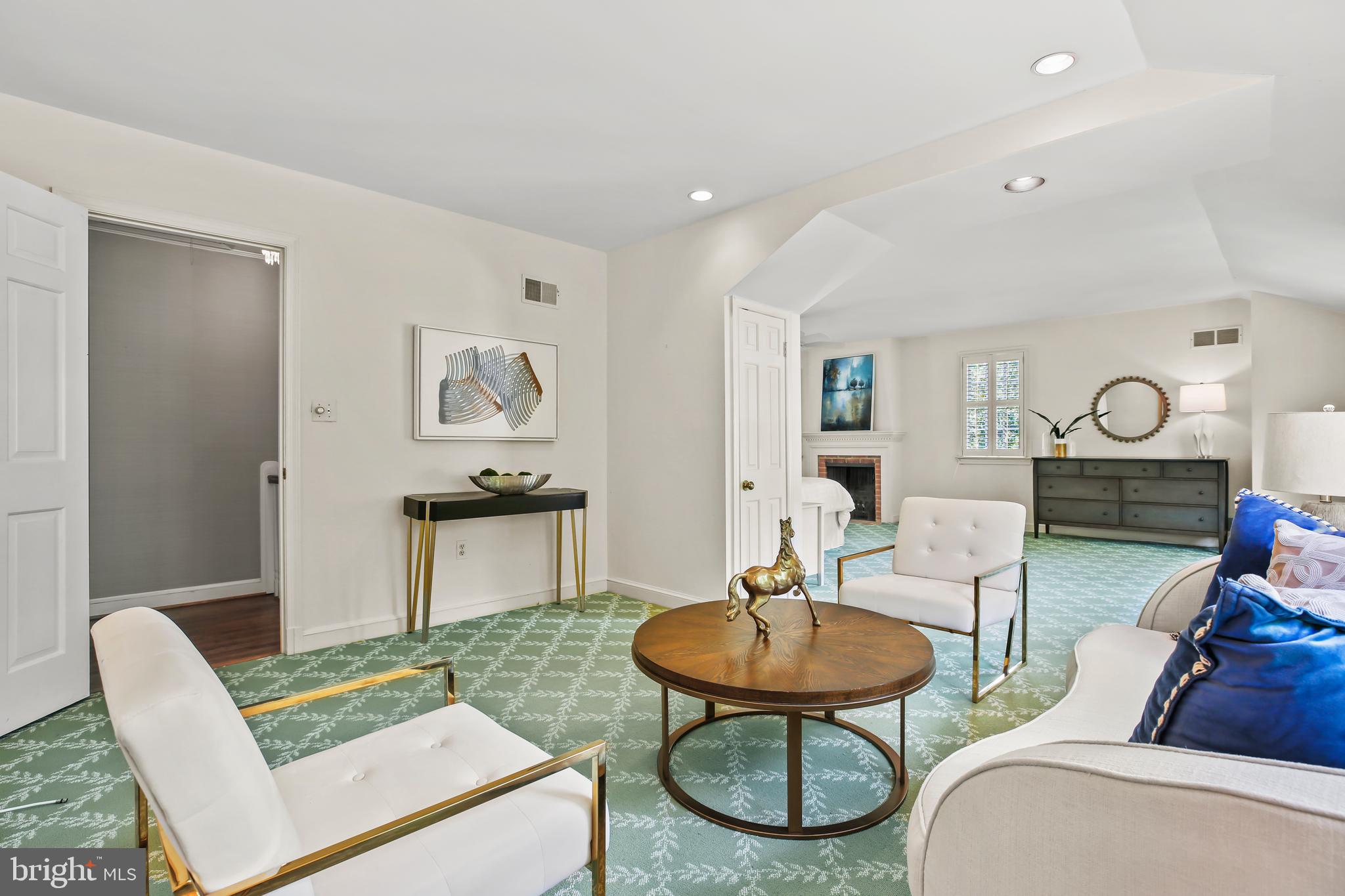 BRADLEY HILLS GROVE - Residential