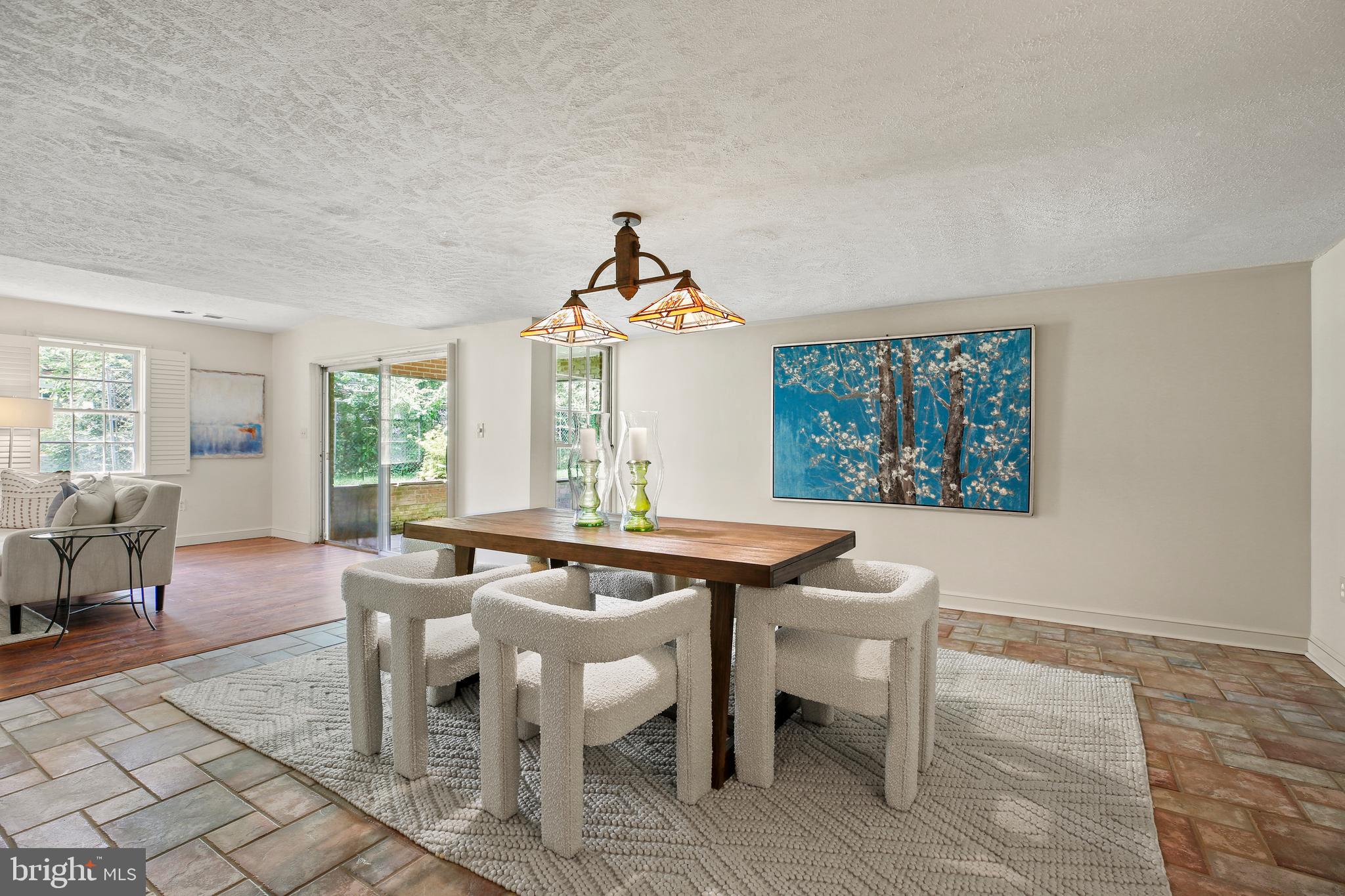 BRADLEY HILLS GROVE - Residential