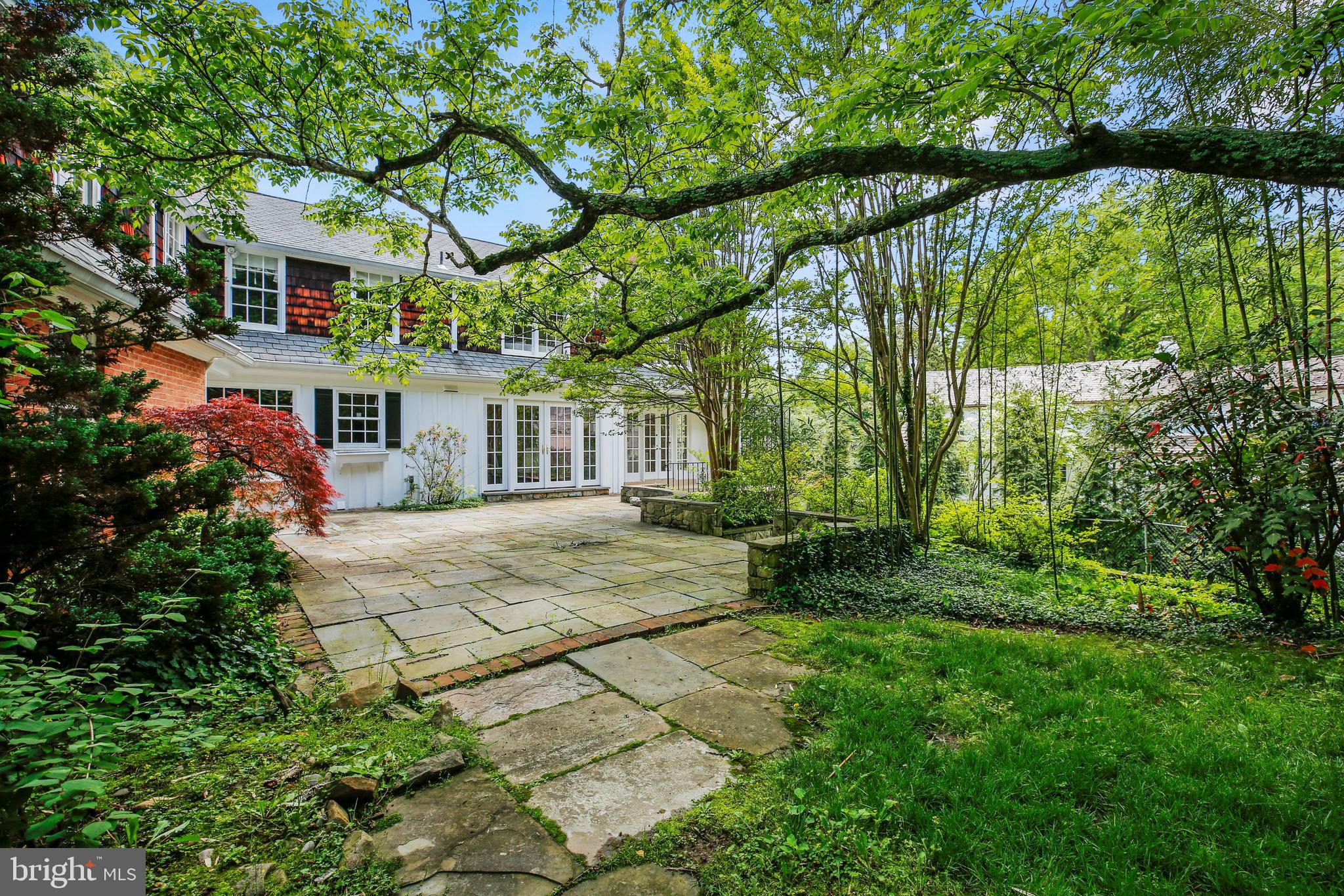 BRADLEY HILLS GROVE - Residential