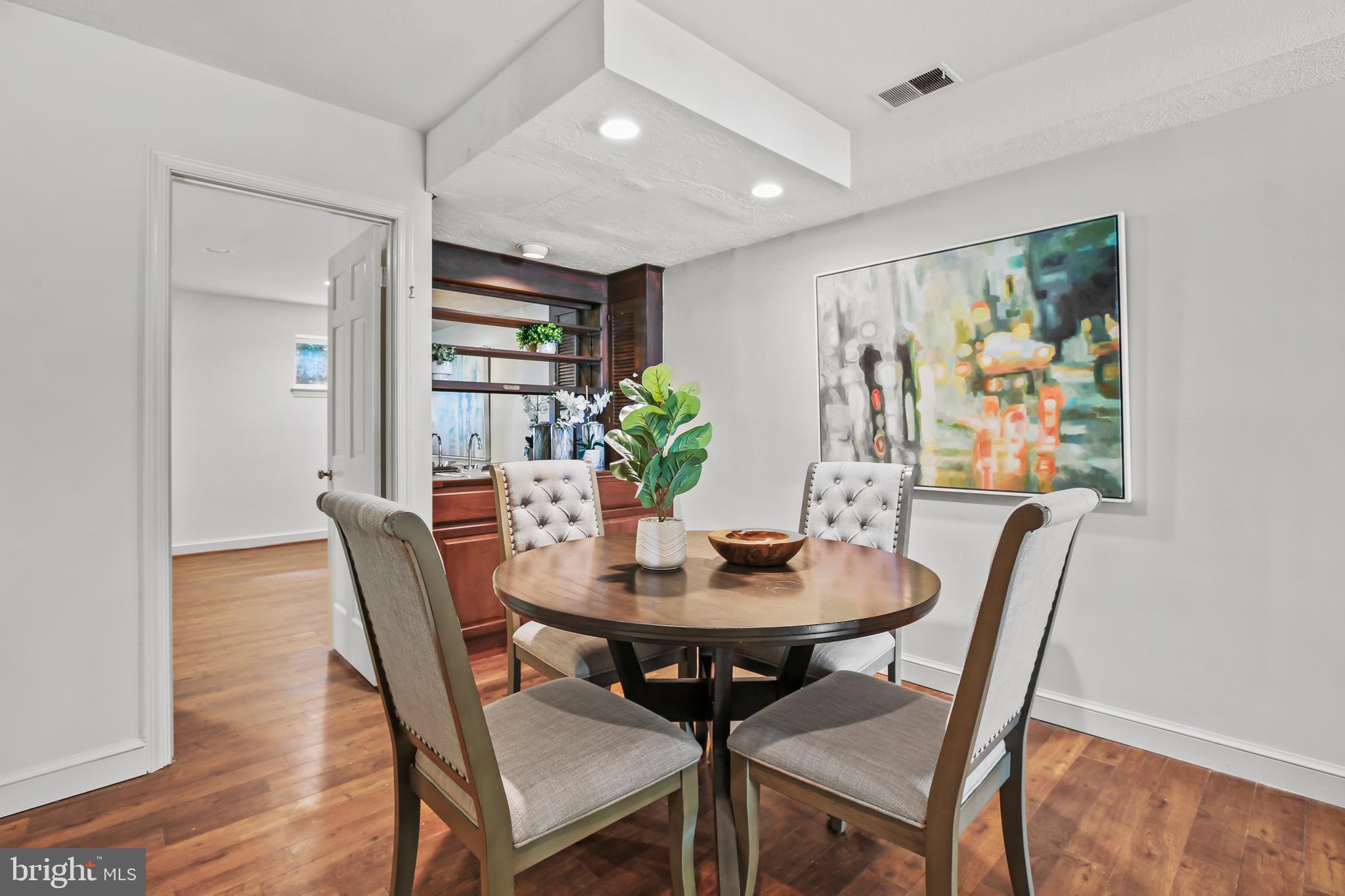 BRADLEY HILLS GROVE - Residential