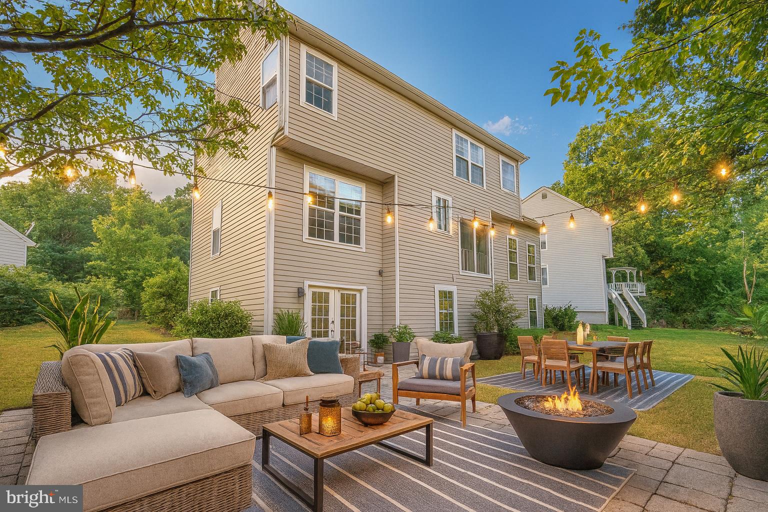 1414 CANADIEN GEESE COURT