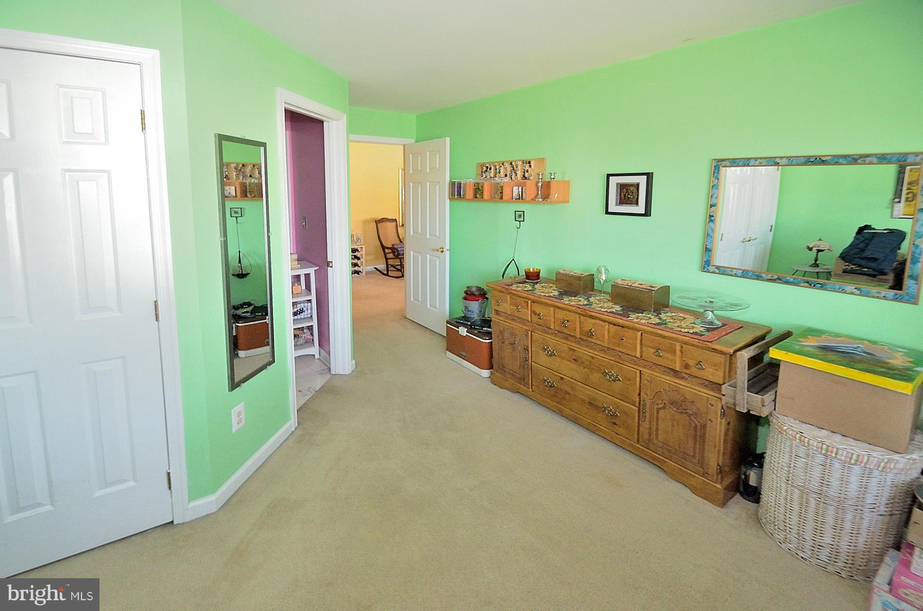 STRATFORD CONDO BULL RUN - Residential