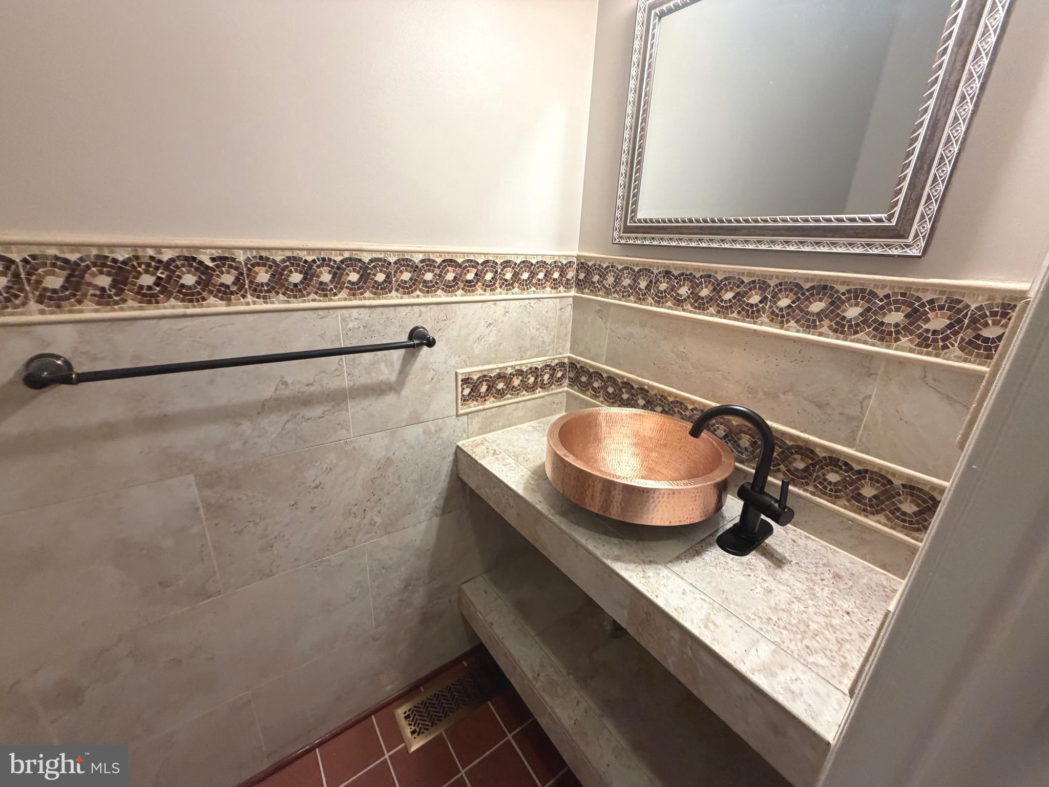 ADDISON HEIGHTS - Residential Lease