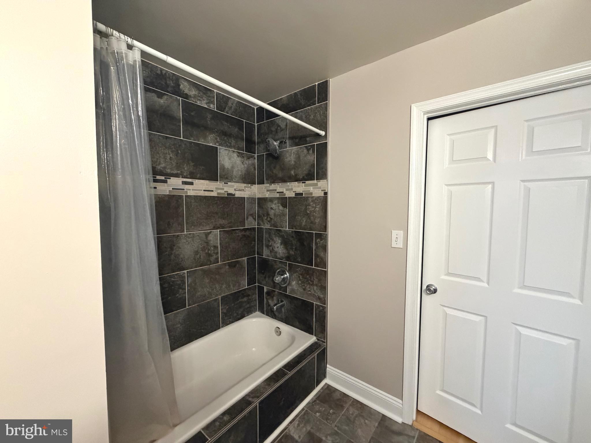 ADDISON HEIGHTS - Residential Lease