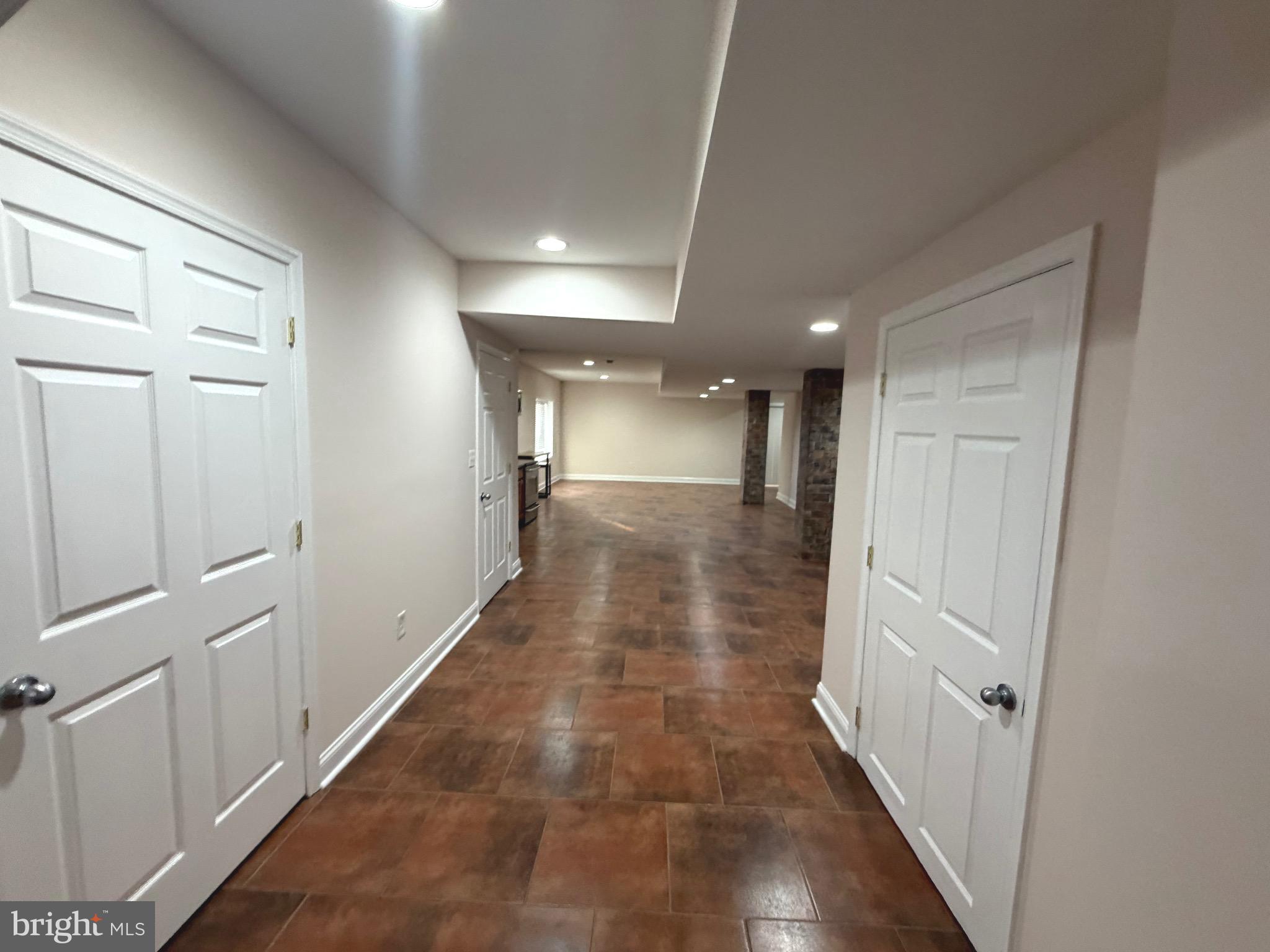 ADDISON HEIGHTS - Residential Lease