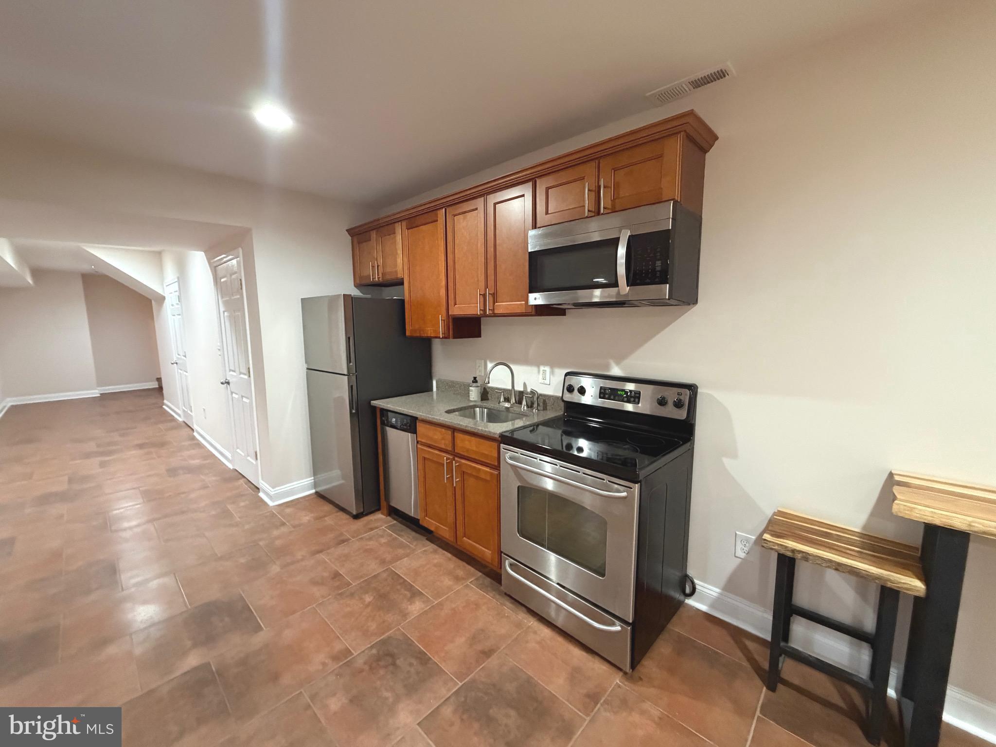 ADDISON HEIGHTS - Residential Lease