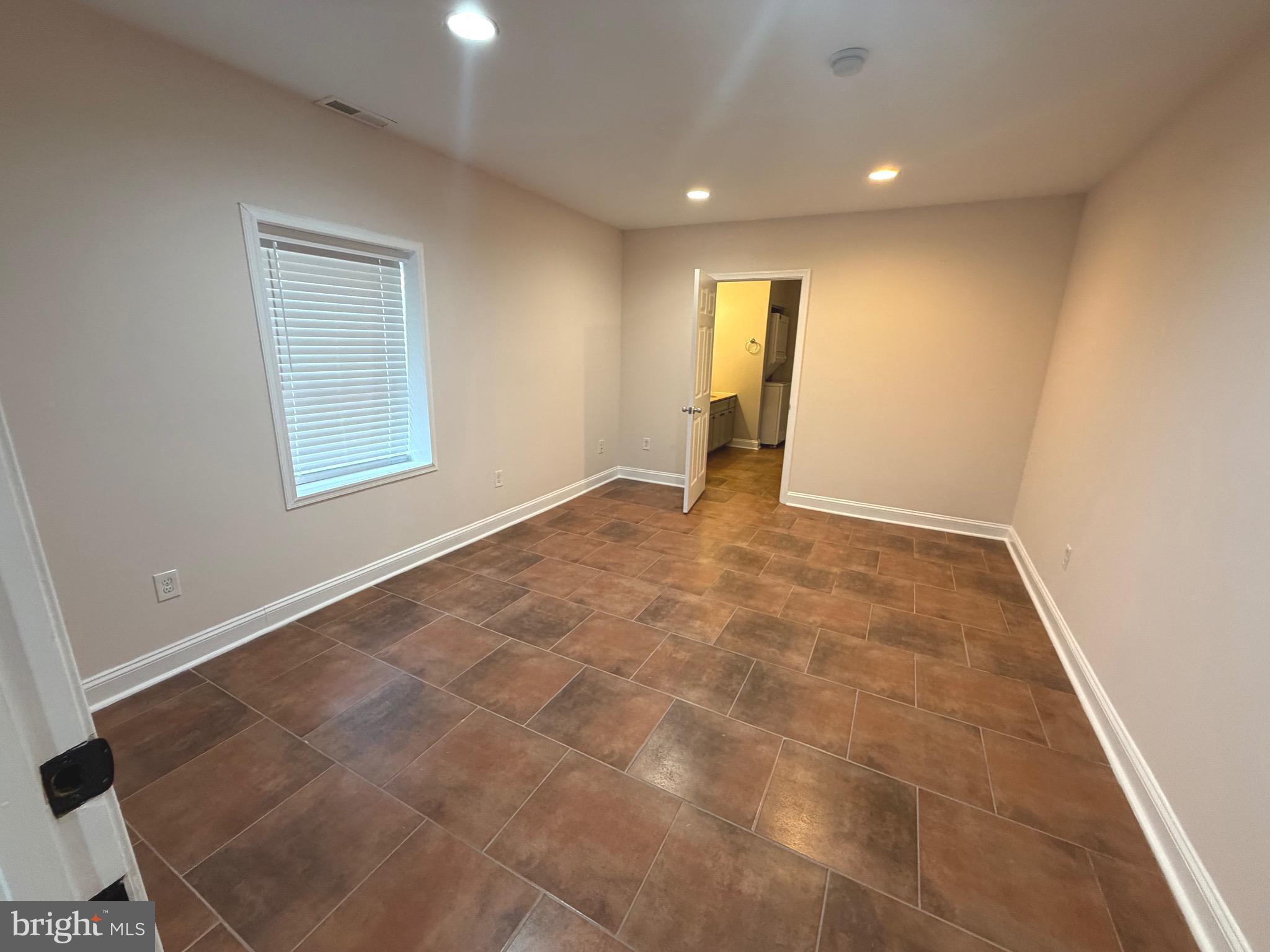 ADDISON HEIGHTS - Residential Lease