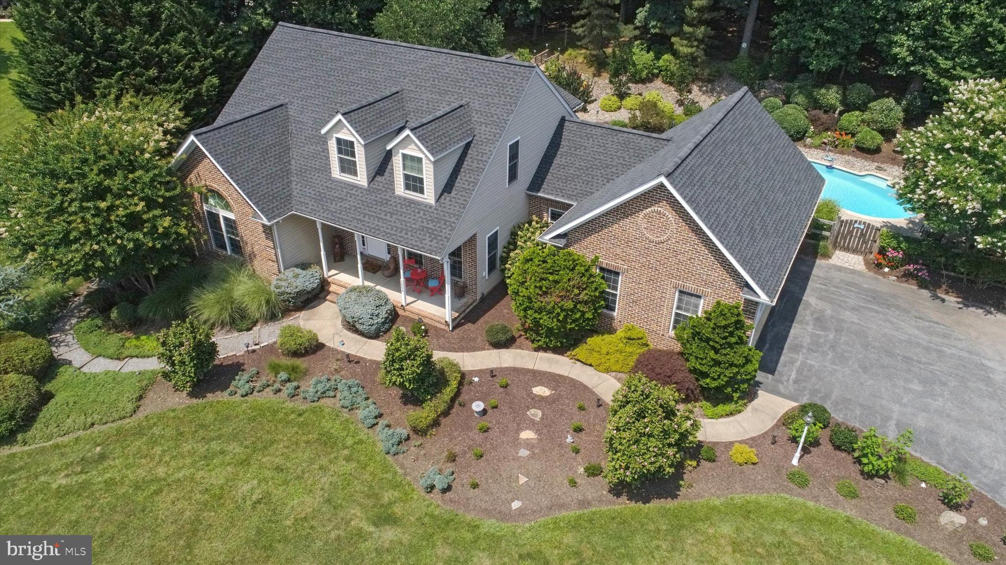 SHERLOCK HOLMES ESTATES - Residential