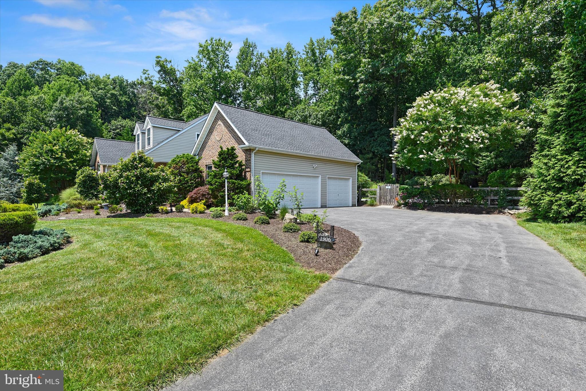 SHERLOCK HOLMES ESTATES - Residential