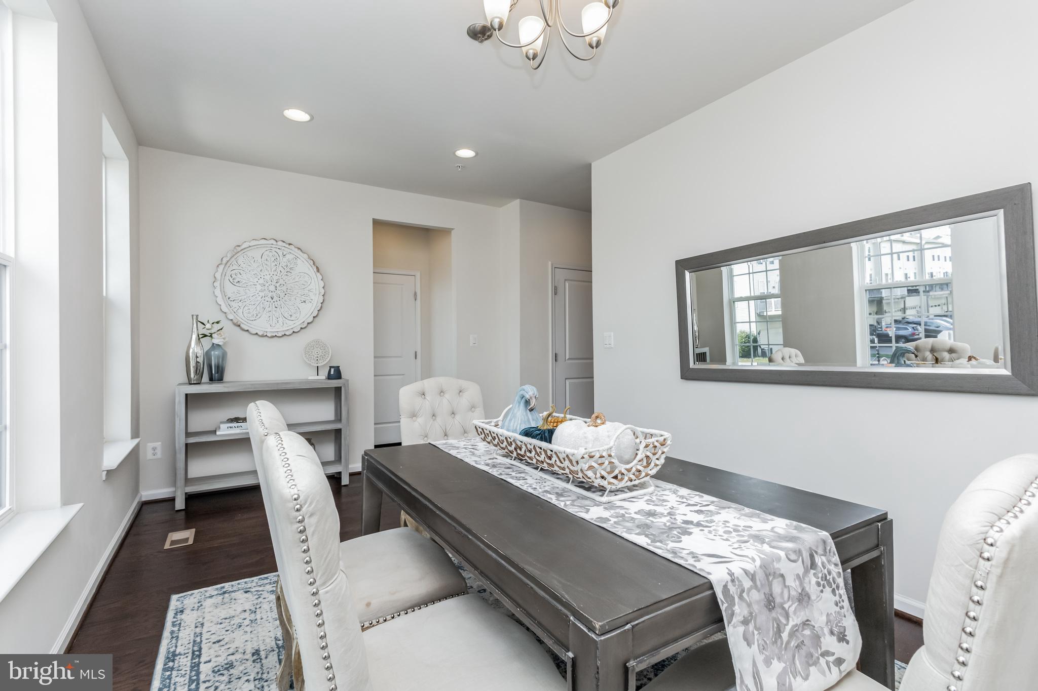 TALLYN RIDGE - Residential