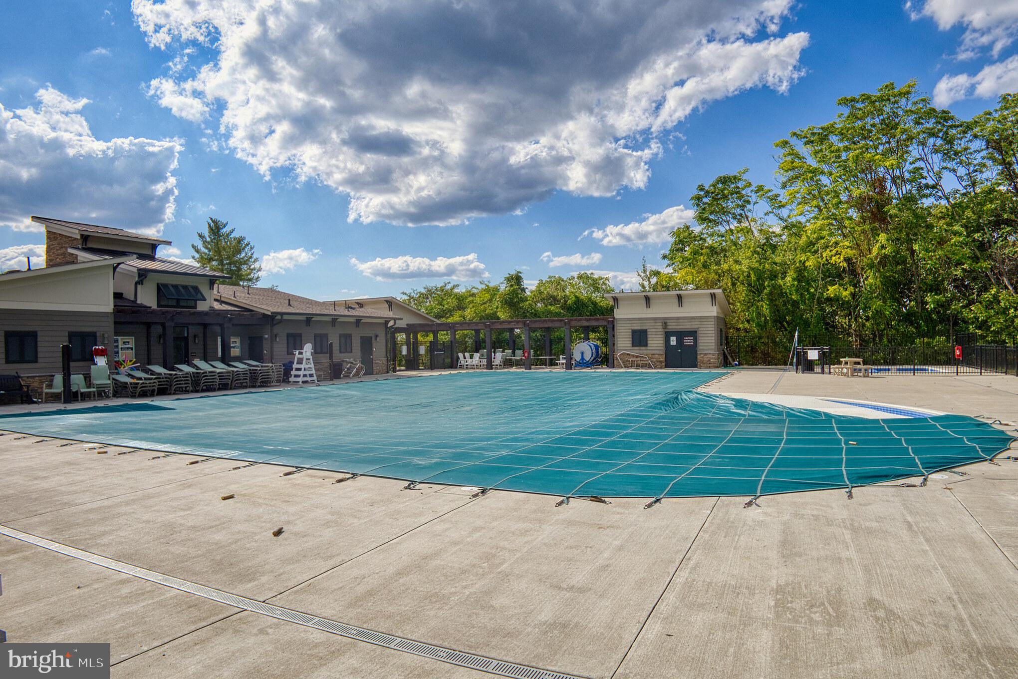 TALLYN RIDGE - Residential