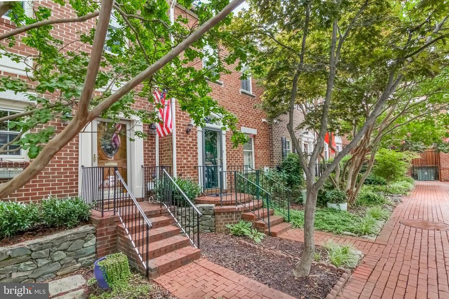 ** OLD TOWN ALEXANDRIA TOWNHOUSE **.  Only 2 Blocks from Founder's Park & the river. 4 Blocks to Old Town, the Water Ferry, Torpedo Factory and amazing restaurants & shopping! *** Beautifully remodeled 2BR, 2.5BA, 2 level Townhome. With oversized fully fenced private back patio.  *** Wood floors throughout. Newer cabinetry, granite & appliances. Full size washer / dryer. Powder room on main level. Beautiful decorative FP surrounded by built-in cabinetry & shelving. *** Delightful quiet, private cul-de-sac community, yet only 4 blocks from the center of Old Town! *** One assigned parking space. *** Pets - small dogs considered on case by case basis.