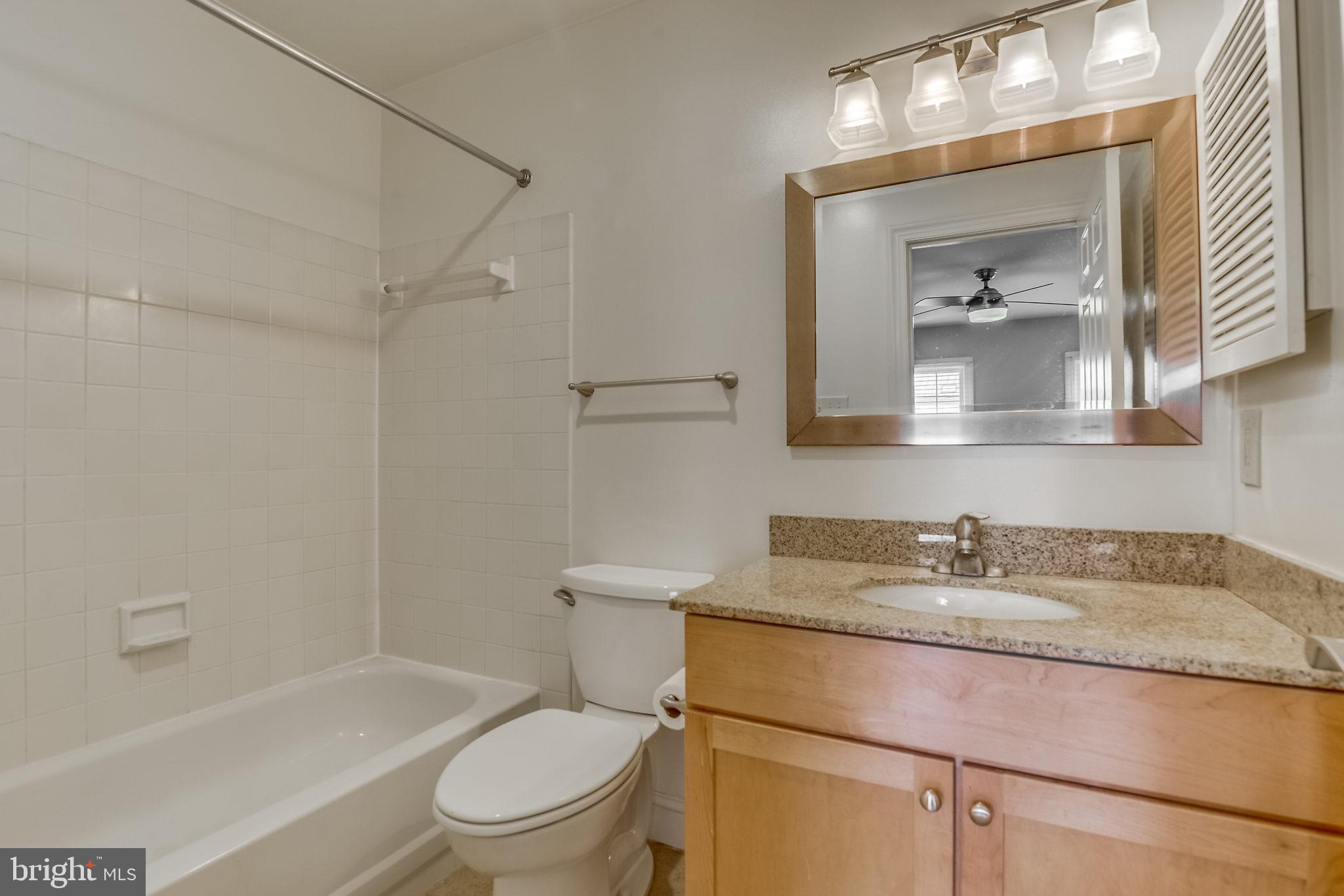 TOBACCO QUAY - Residential Lease