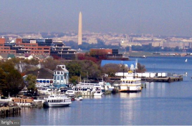 TOBACCO QUAY - Residential Lease