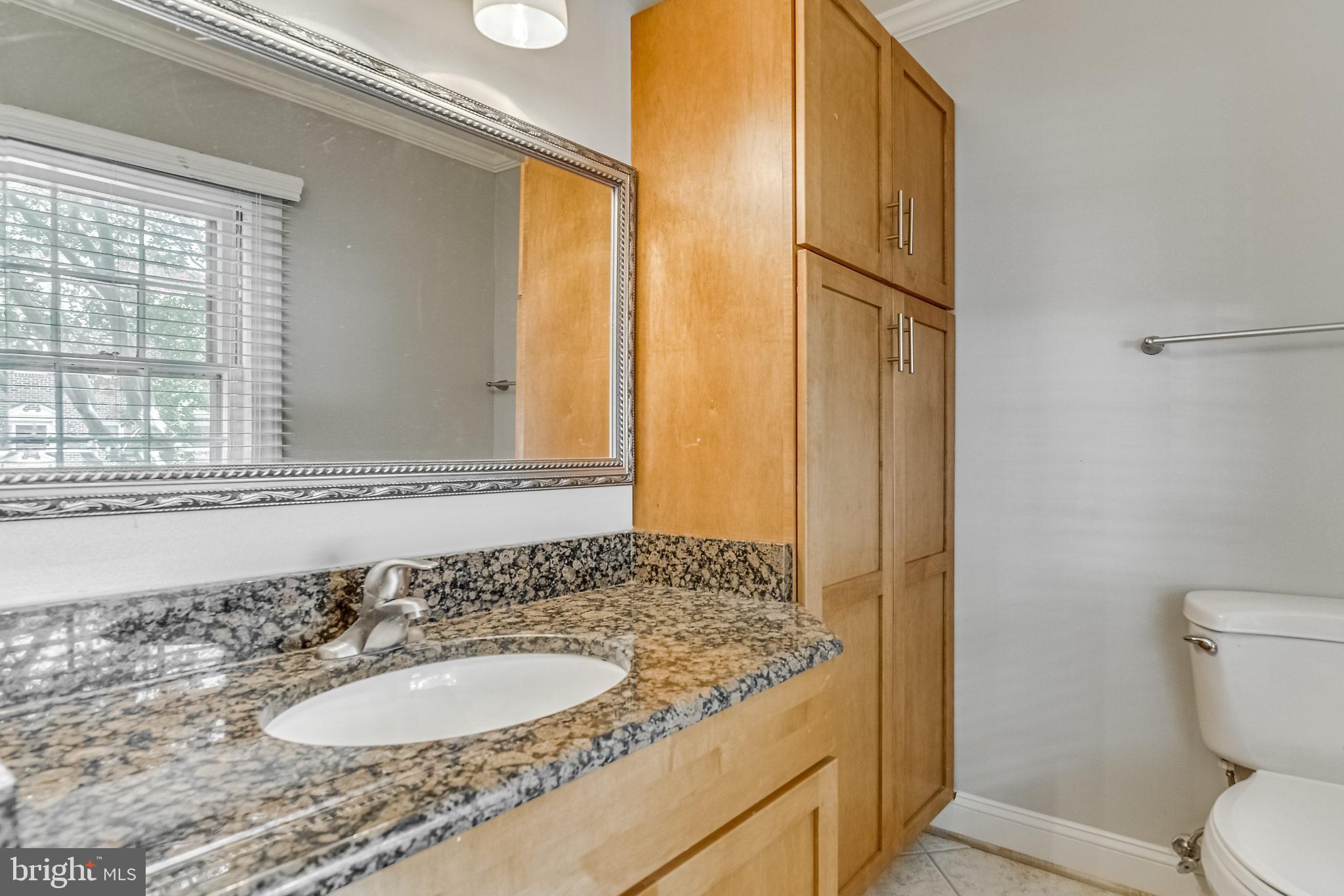 TOBACCO QUAY - Residential Lease