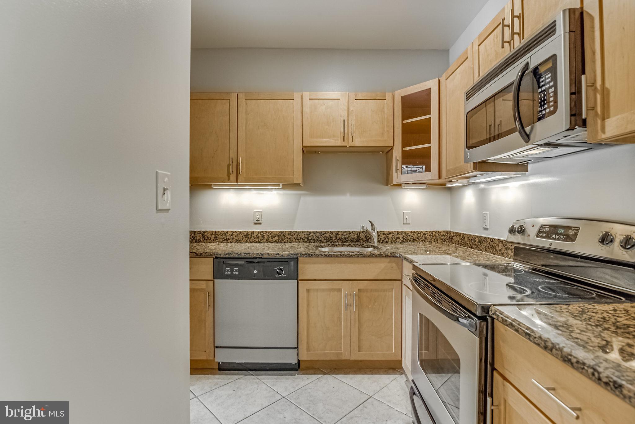 TOBACCO QUAY - Residential Lease