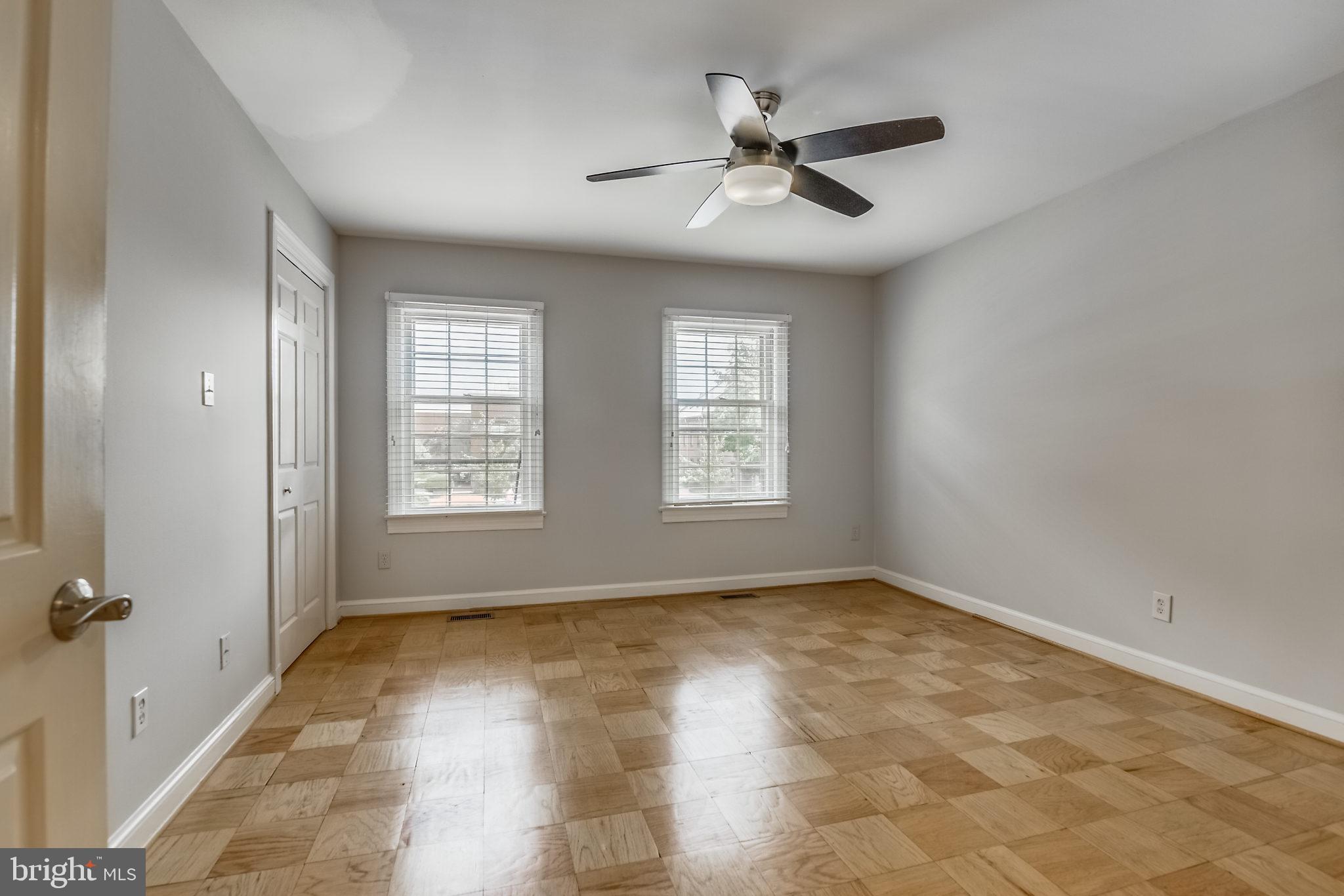 TOBACCO QUAY - Residential Lease