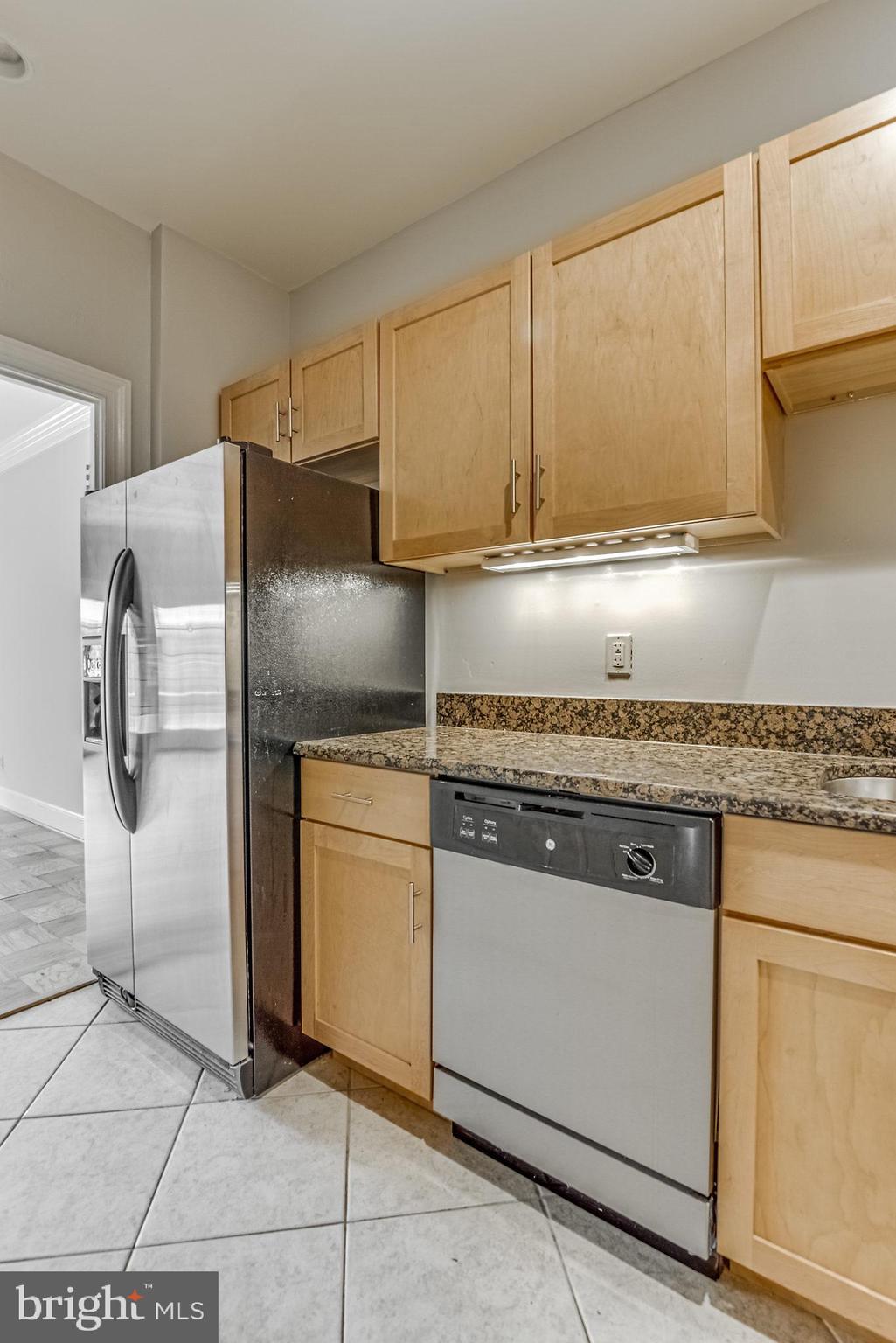 TOBACCO QUAY - Residential Lease