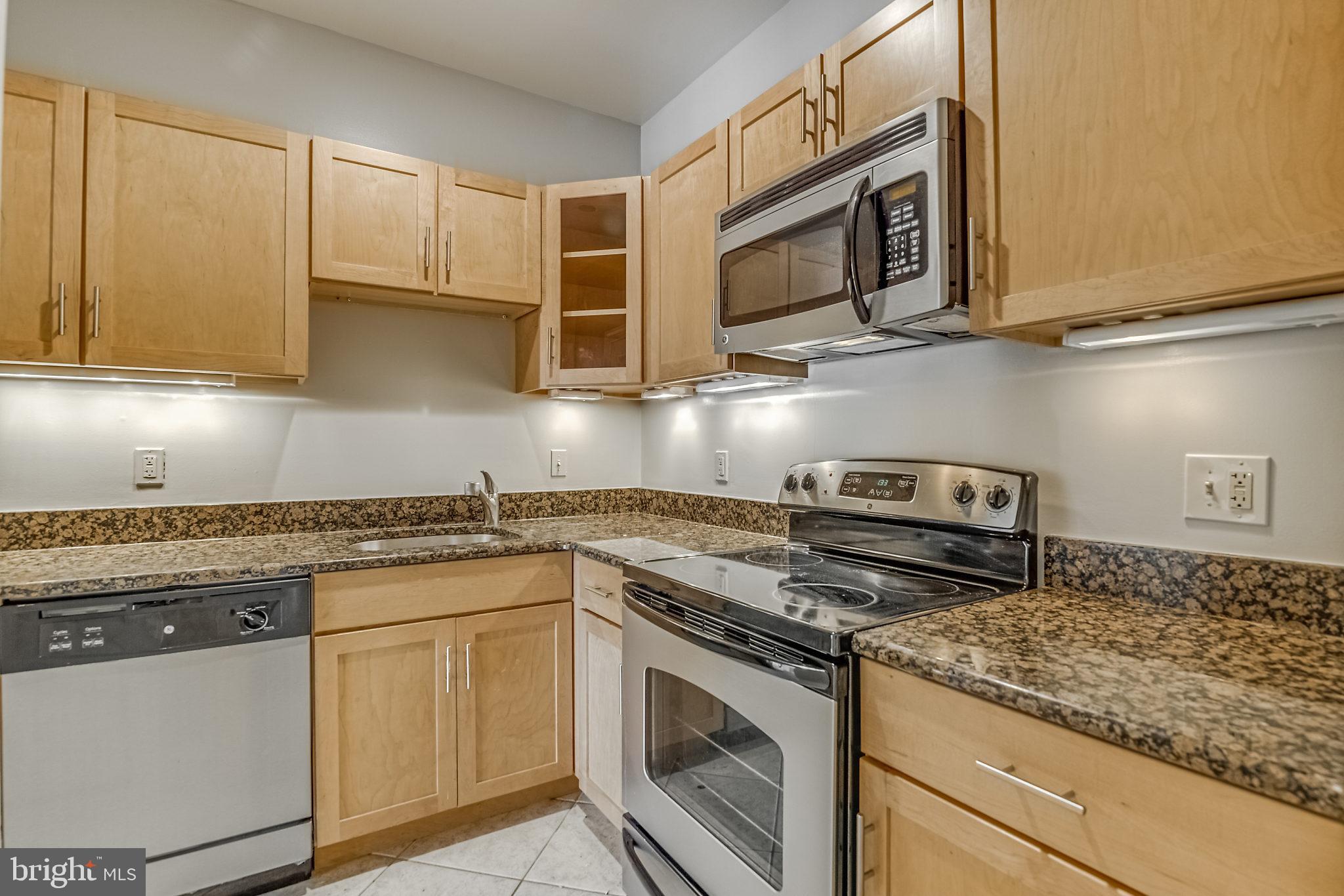 TOBACCO QUAY - Residential Lease