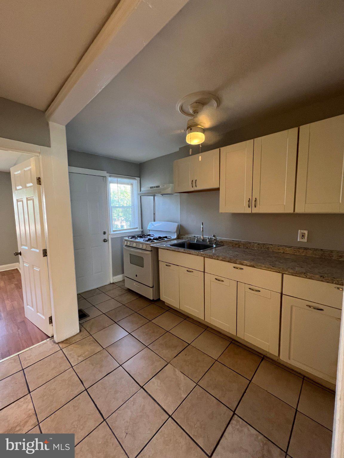 1616 PLUM STREET 1