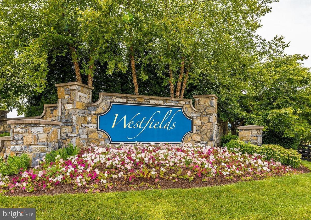 WEST FIELDS - Residential